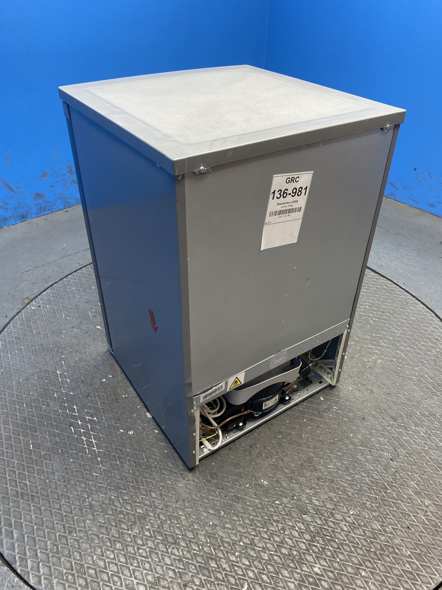 Statesman L255S 113 Litre 55cm Under Counter Fridge