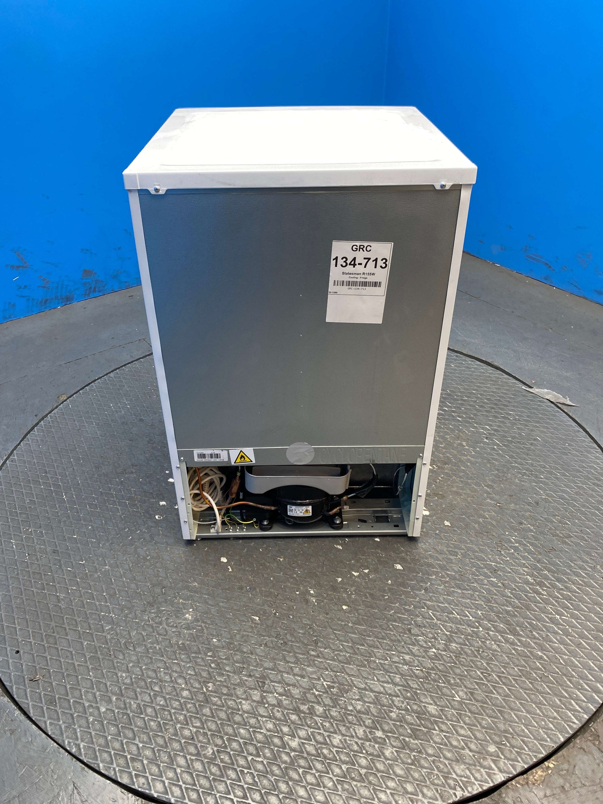 Statesman R155W 55cm Under Counter Fridge