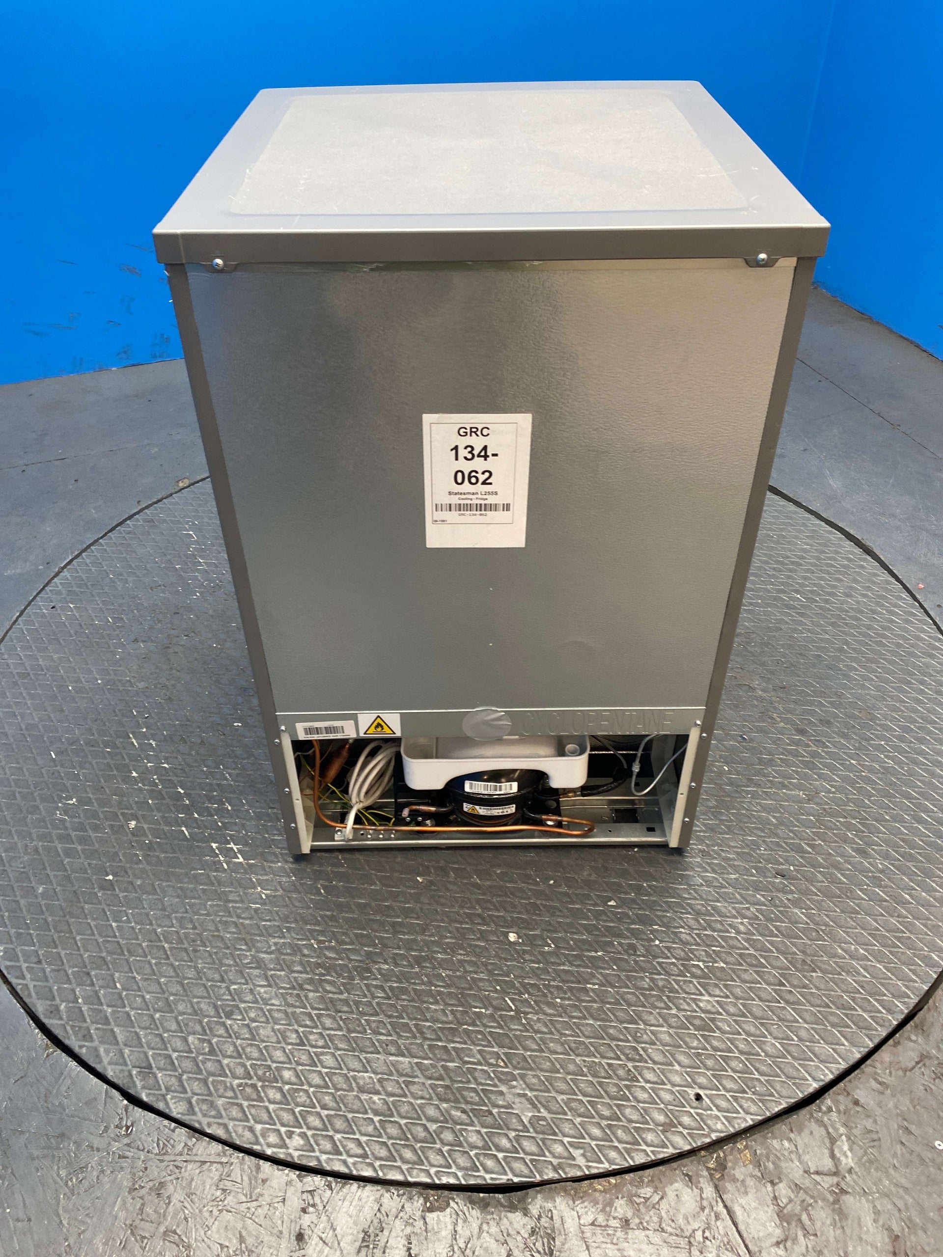 Statesman L255S 113 Litre 55cm Under Counter Fridge