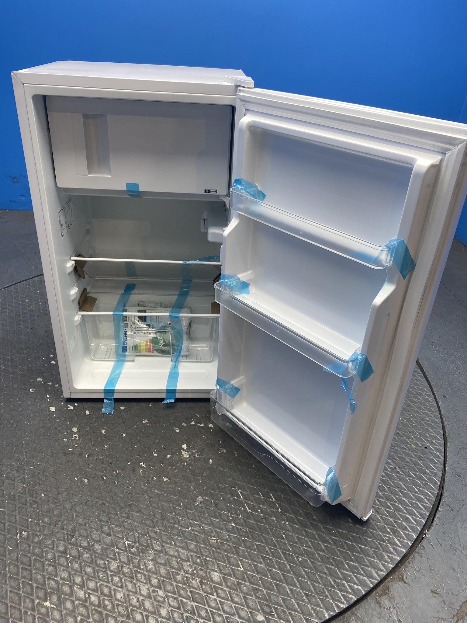 Statesman UC47IBW Compact 47cm 80 Litre Under Counter Fridge