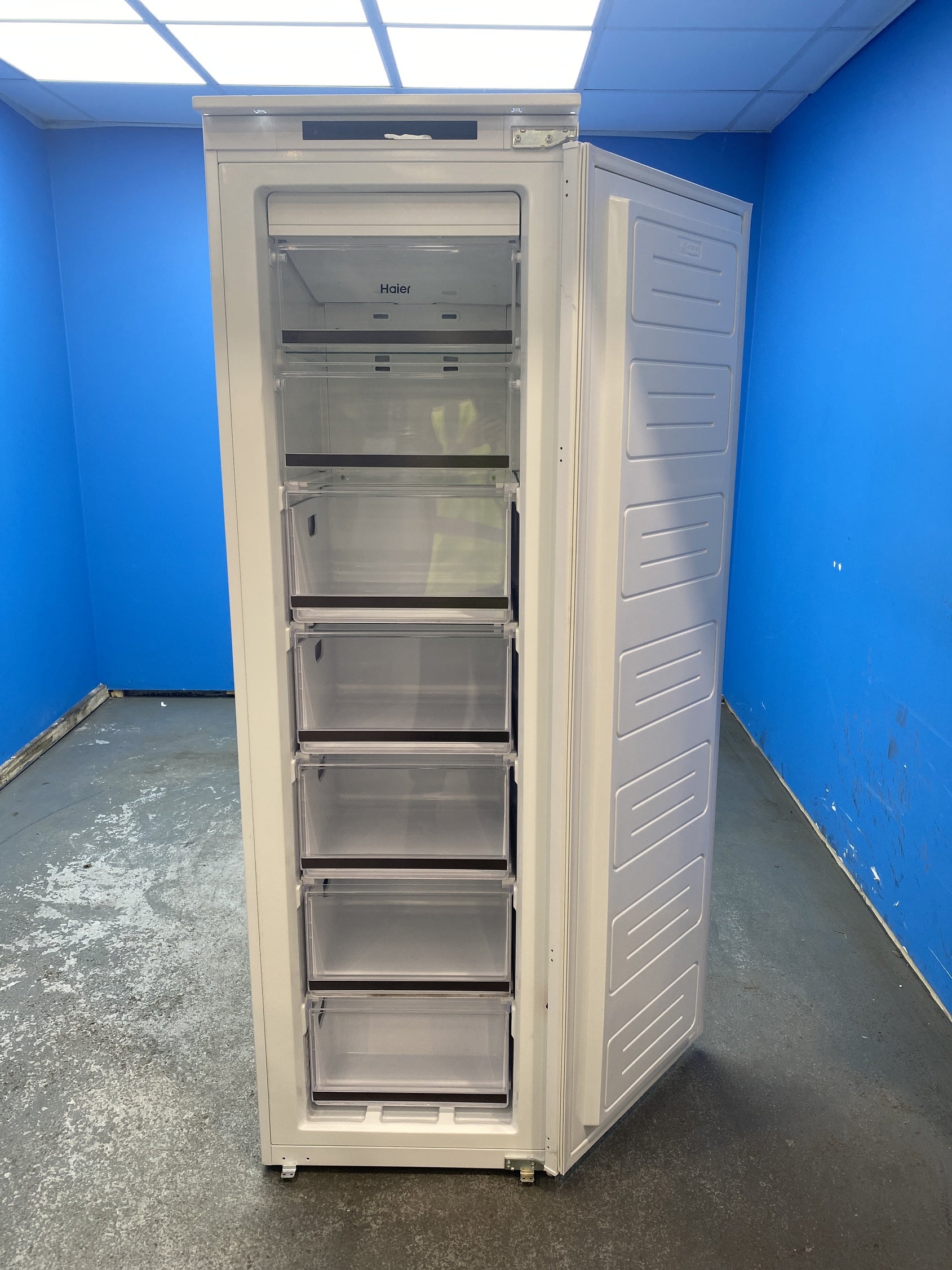 #GRC-145-095 - Haier HFE 172 NF UK Integrated Upright 200 Litre Freezer