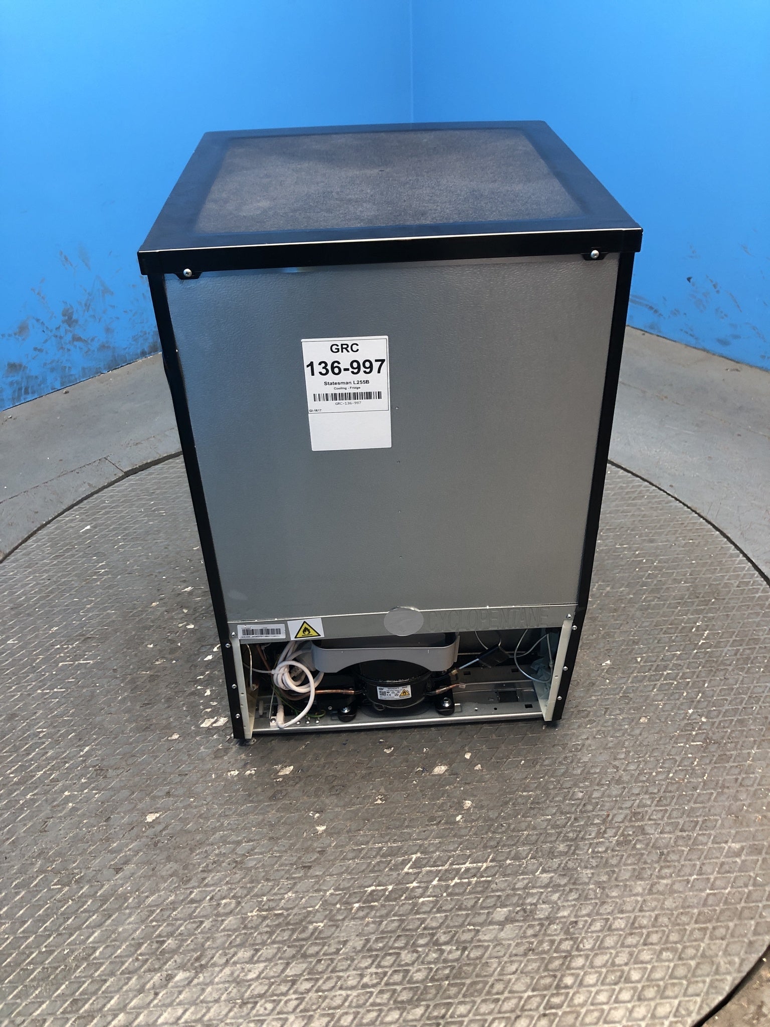 Statesman L255B 113 Litre 55cm Under Counter Fridge