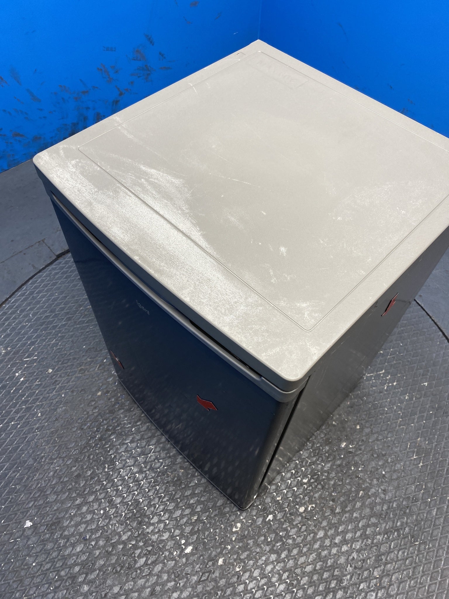 Igenix IG255X 136 Litre Undercounter Fridge