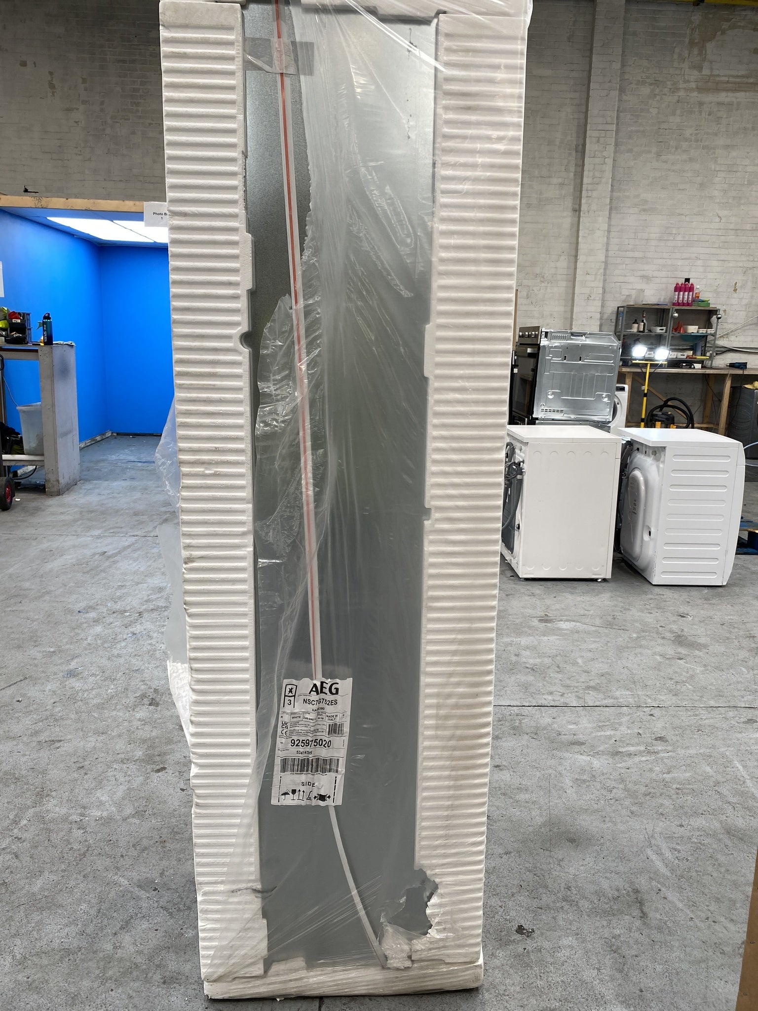 #GRC-158-314 - AEG NSC7G752ES Integrated 376 Litre No Frost Fridge Freezer