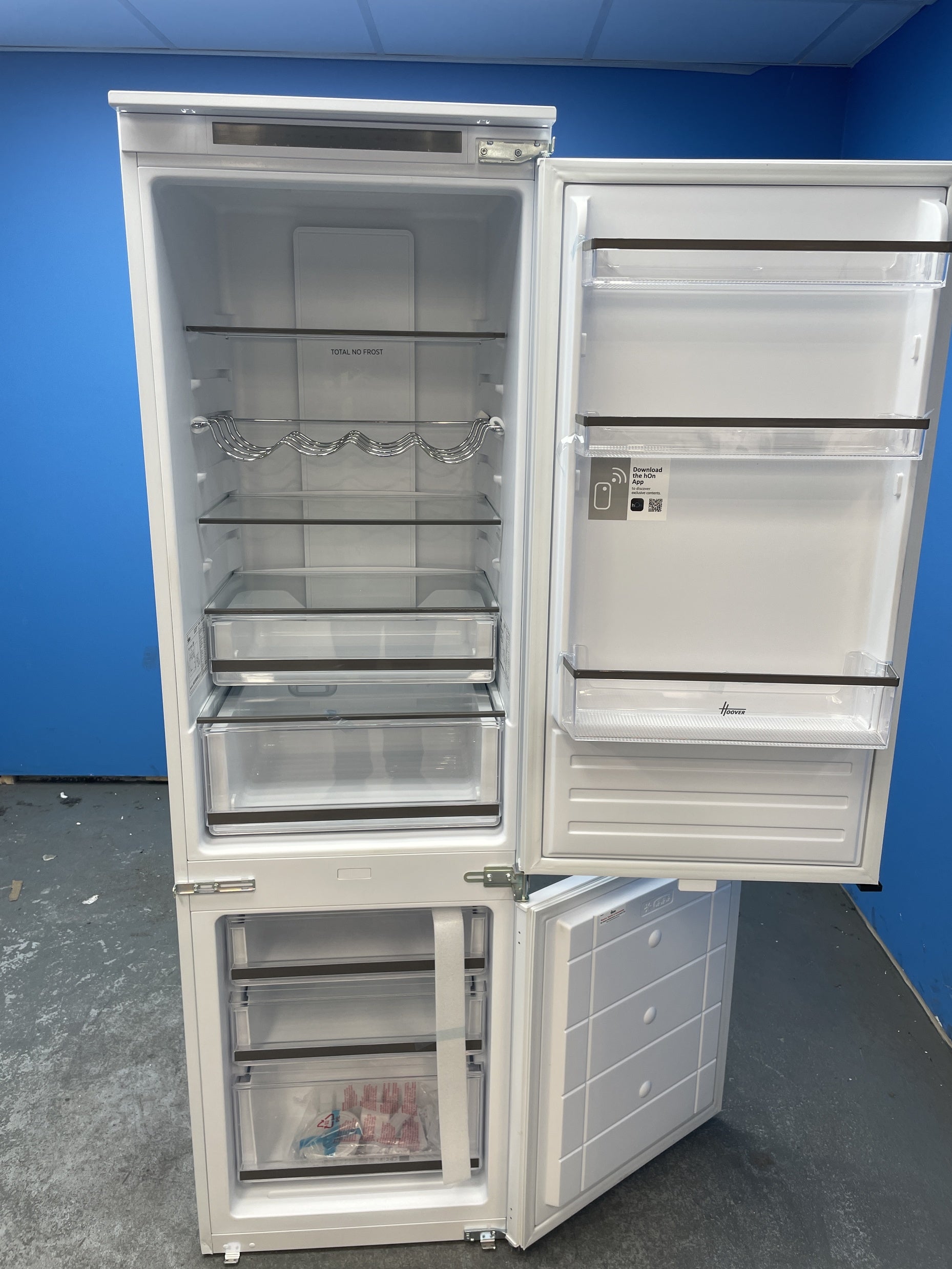 #GRC-158-499 - Hoover H-FRIDGE 300 HOBBMT18EK Integrated No Frost Fridge Freezer