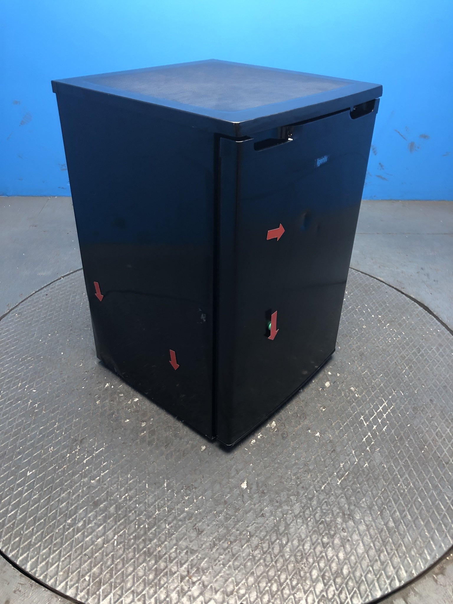 Igenix IG255B 136 Litre Under Counter Fridge