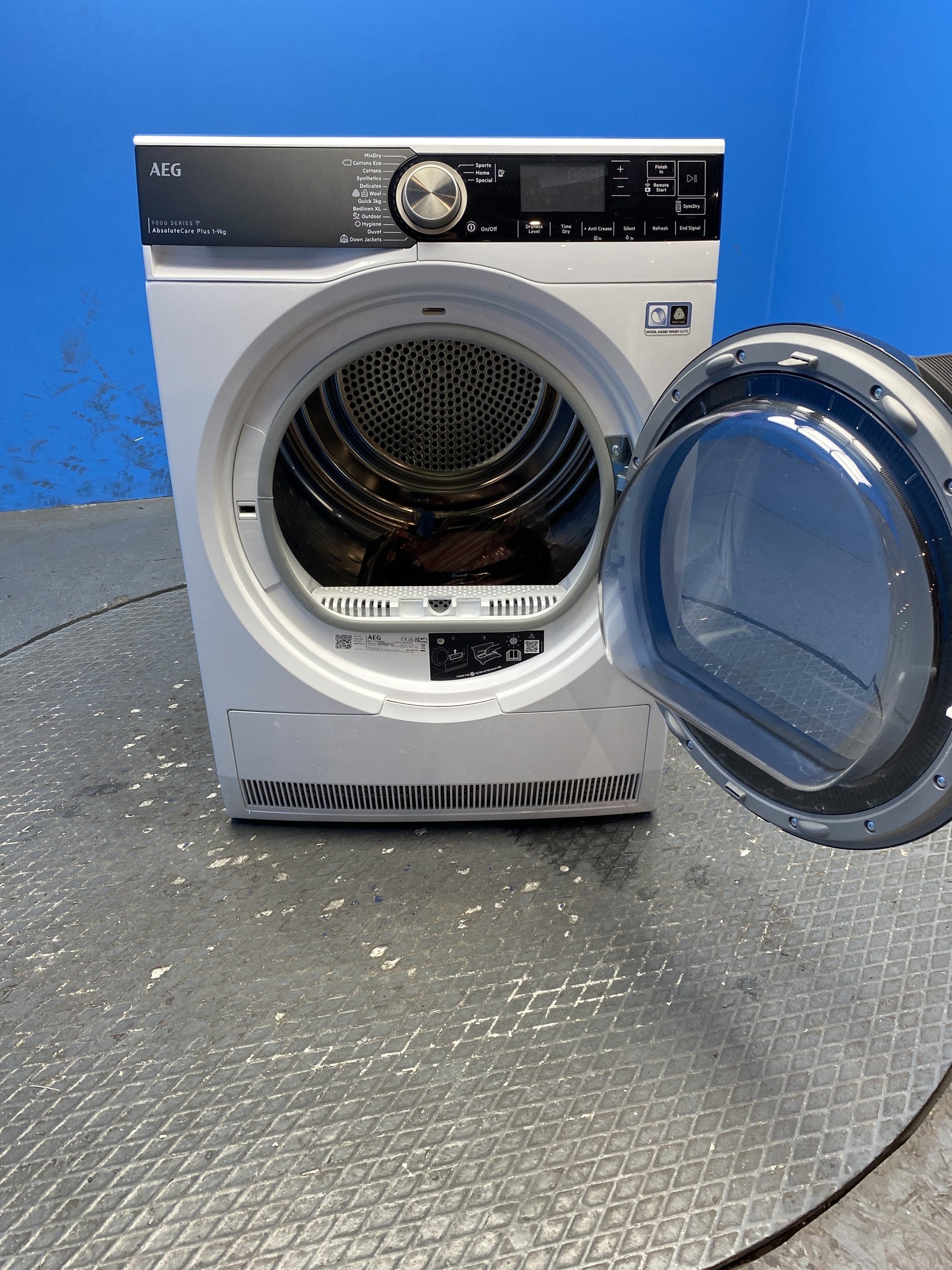 AEG 9000 Series TR959M6BC 9kg Heat Pump AbsoluteCare Tumble Dryer