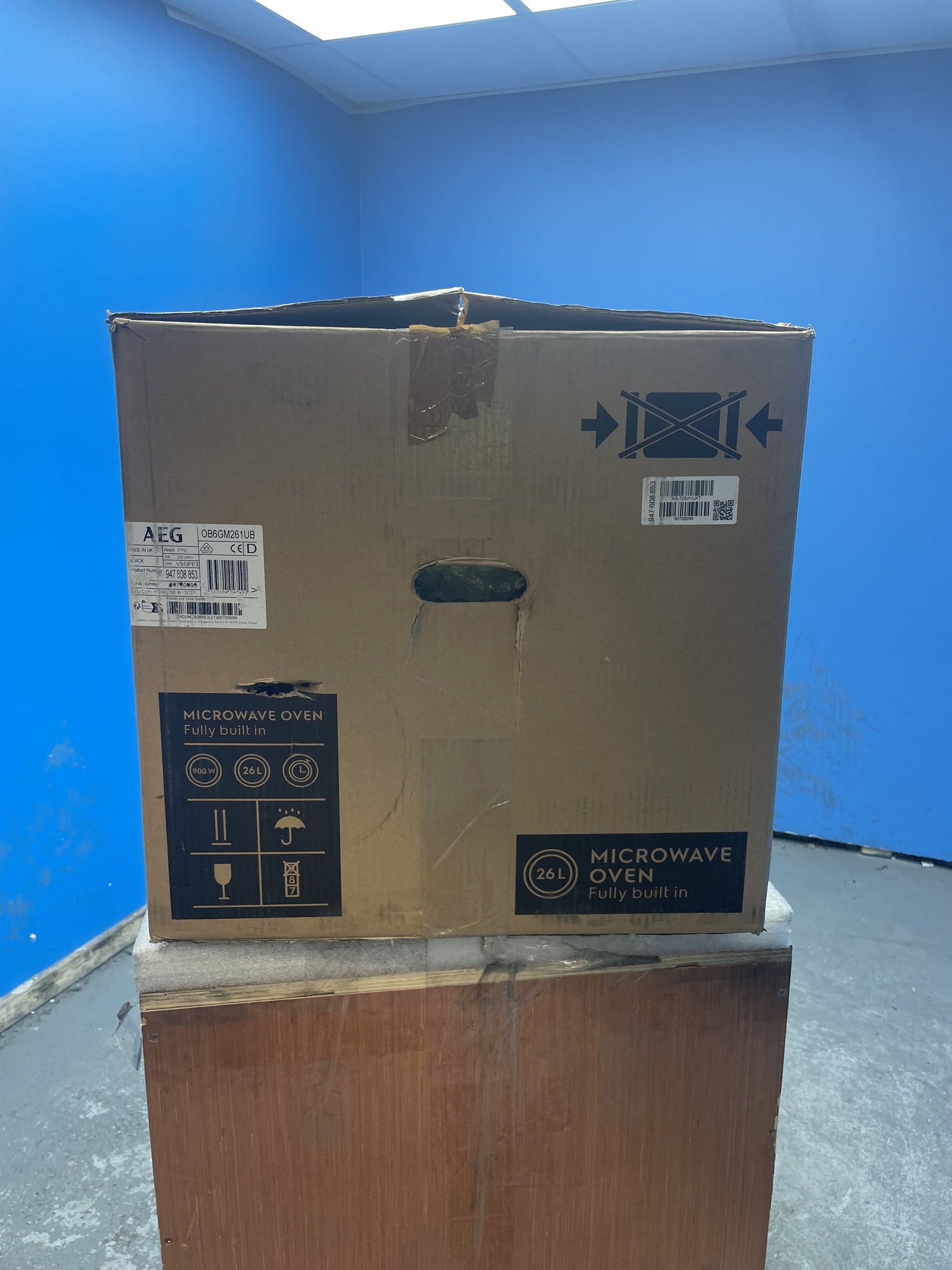 #GRC-155-903 - AEG OB6GM261UB 26L Built-In 900W Microwave with Grill