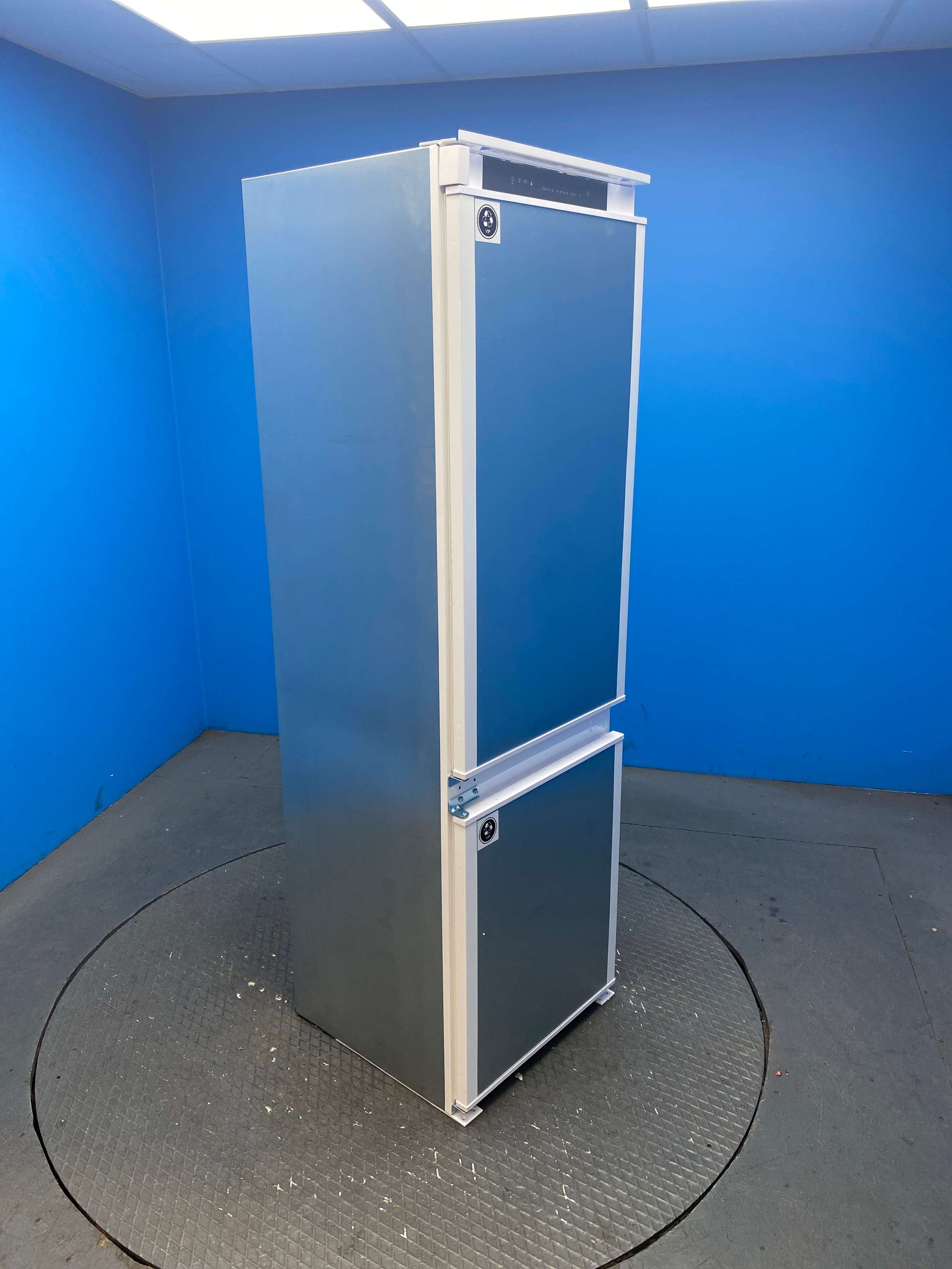 Hoover HOBT5518DWK Integrated 70/30 Total No Frost Fridge Freezer