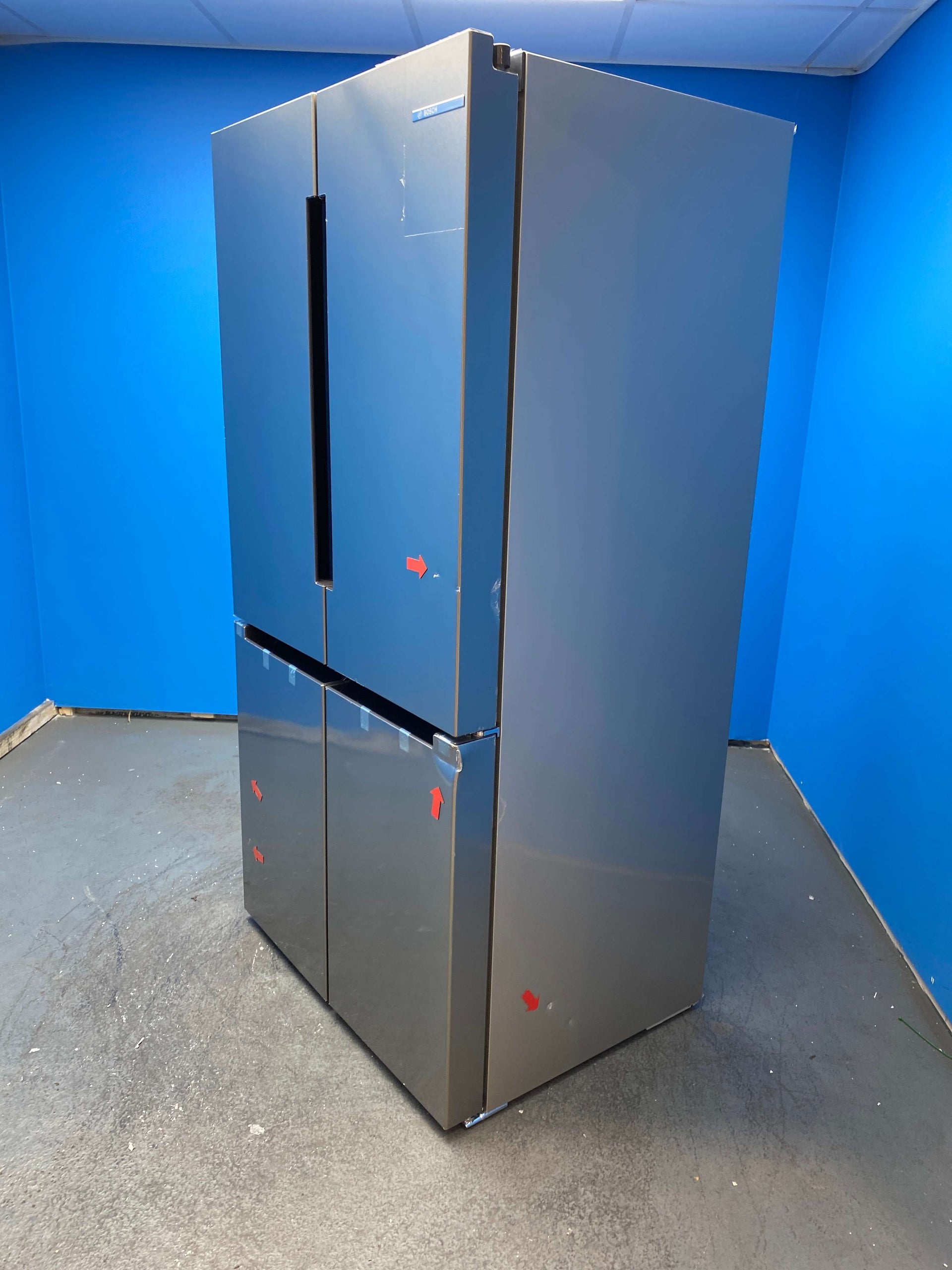 Bosch Series 4 KFN96APEAG 605 Litre American Fridge Freezer