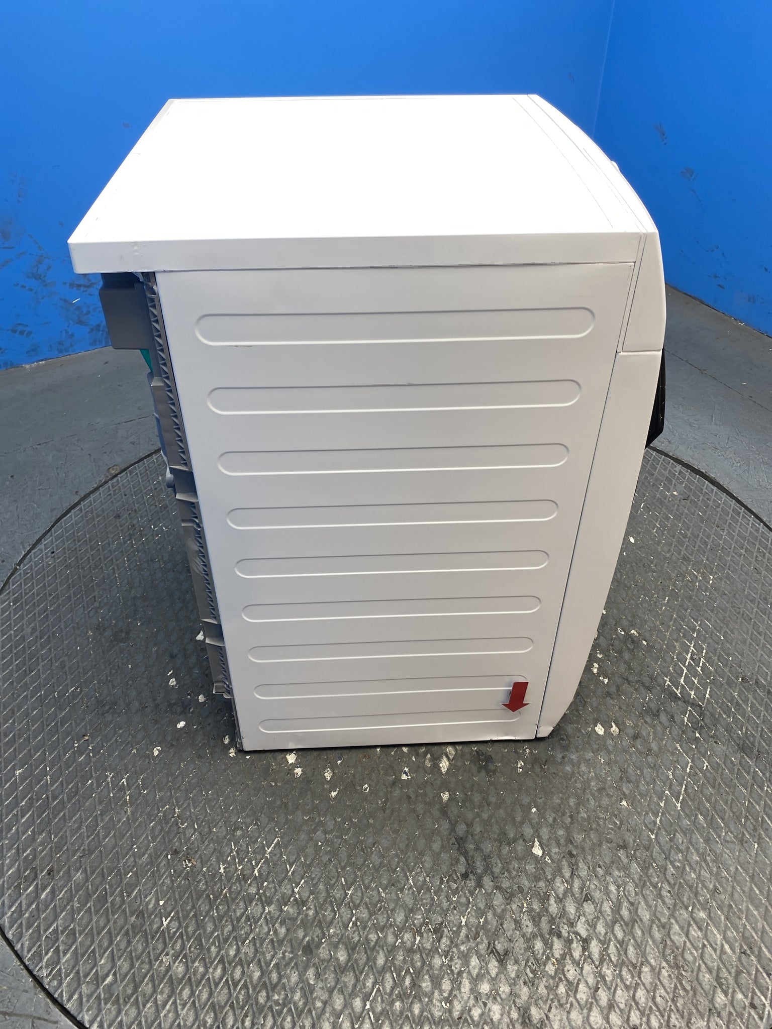 AEG TR819A4B AbsoluteCare 9kg Heat Pump Tumble Dryer