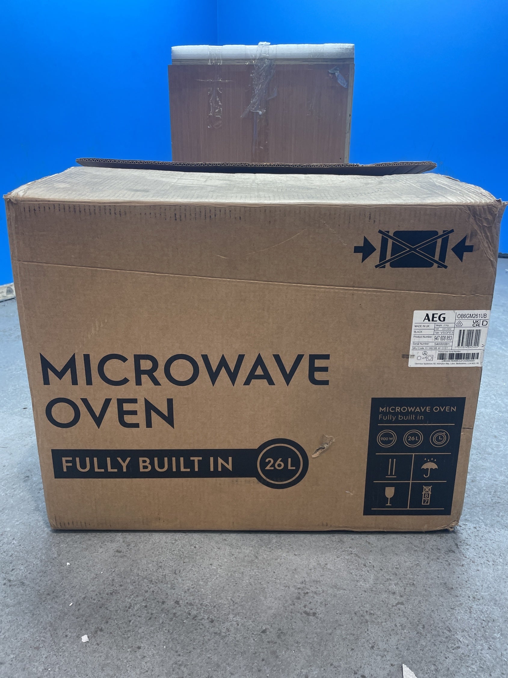 #GRC-154-084 - AEG OB6GM261UB 26L Built-In 900W Microwave with Grill