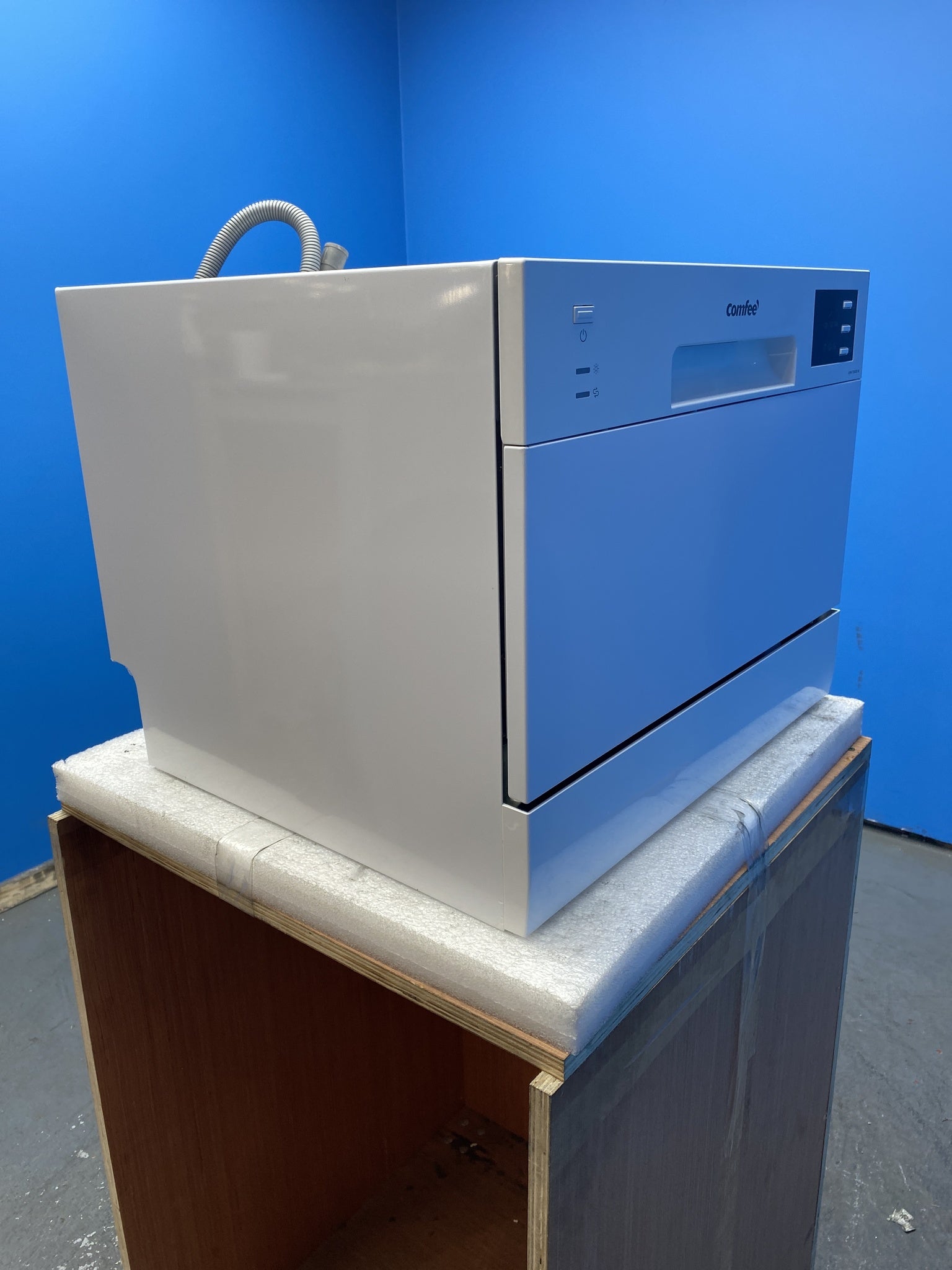 COMFEE' KWH-TD602E-W 6 Place Setting Countertop Dishwasher