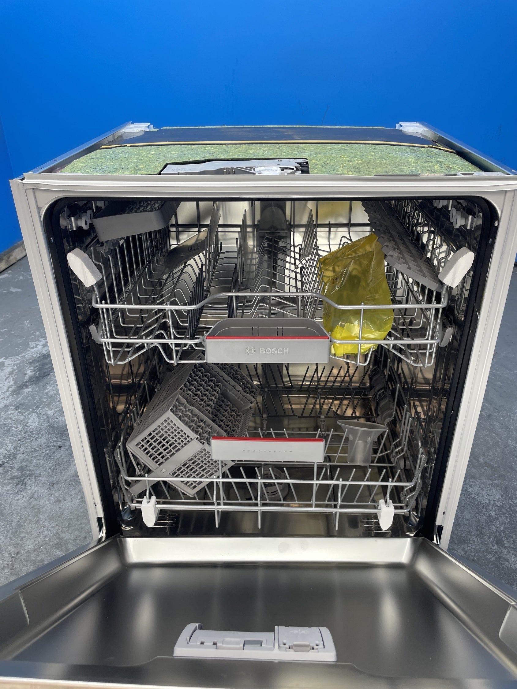 #GRC-163-187 - Bosch Series 4 Fully Integrated Smart Dishwasher, 13 Place Settings