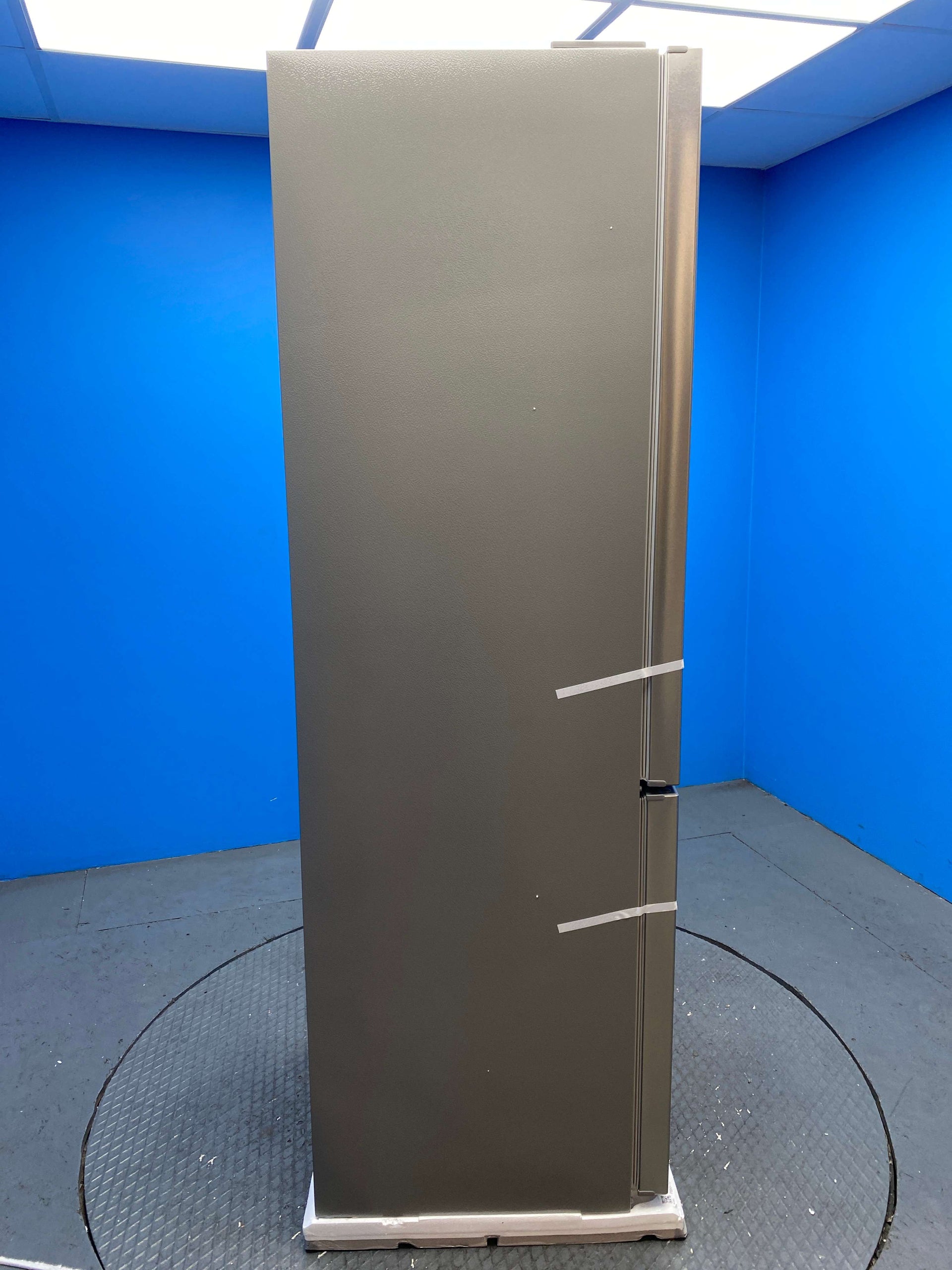 Midea MDRB424FGD02O 310L Frost Free Fridge Freezer with Multi Air Flow