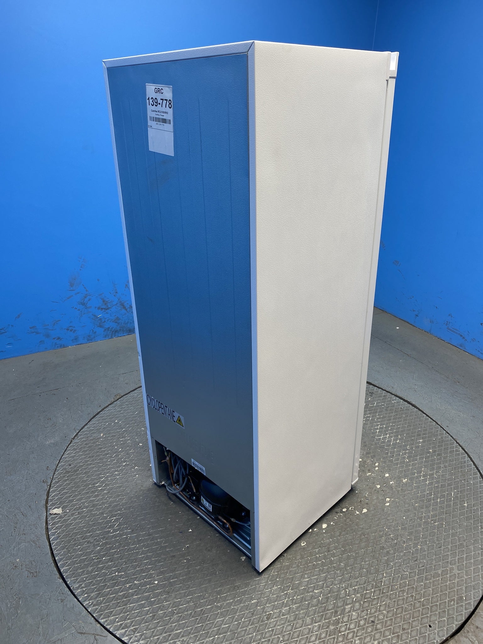 COMFEE' RCU160WH2UK(E) 160L Tall Upright Freezer