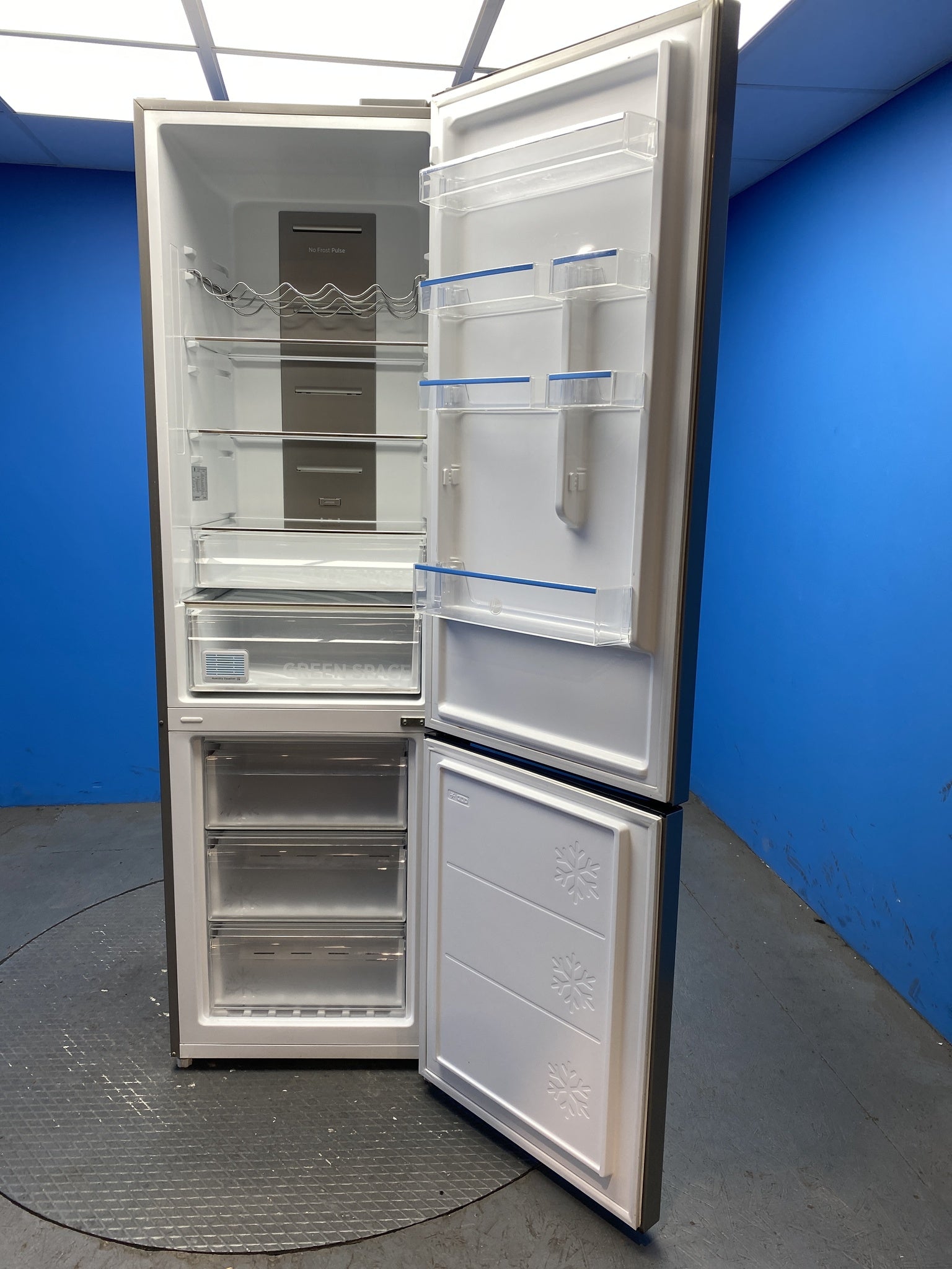 Hoover HMNV 6202XKWIFI Total No Frost Wi-Fi Fridge Freezer