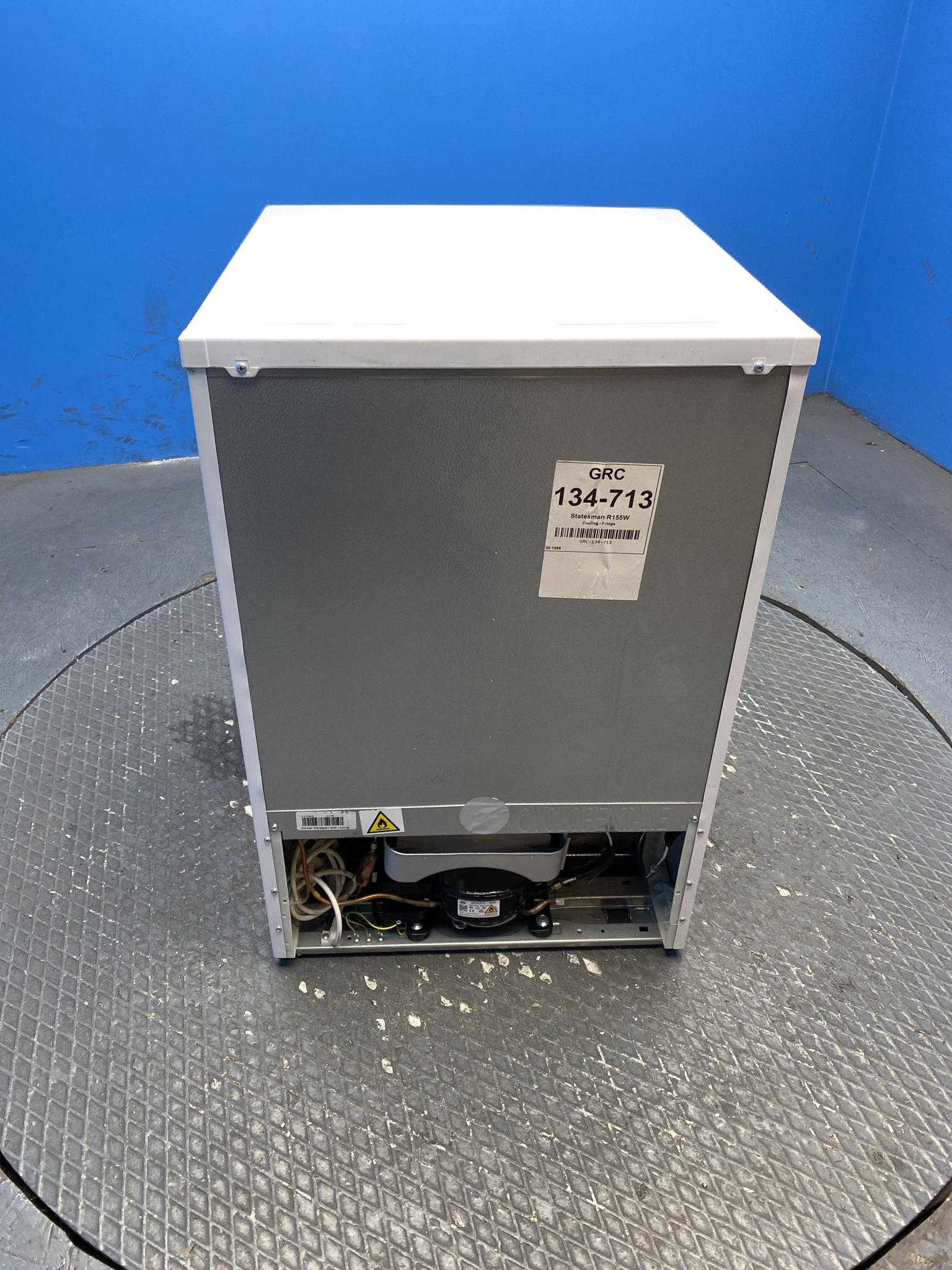 Statesman R155W 55cm Under Counter Fridge