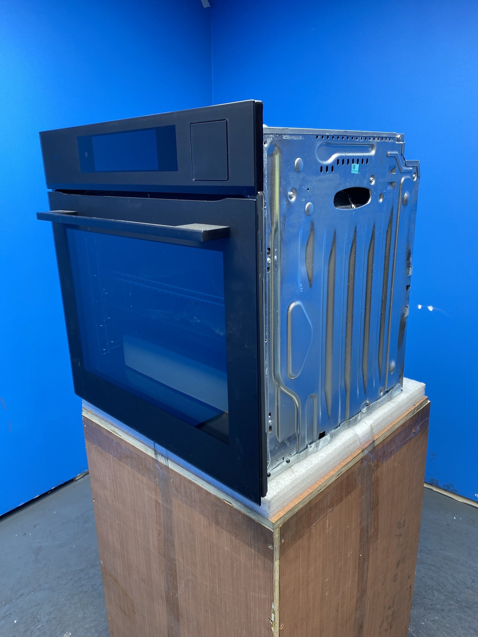 AEG PO9000ST 9000 Series 70 Litre Built-In SteamPro Oven