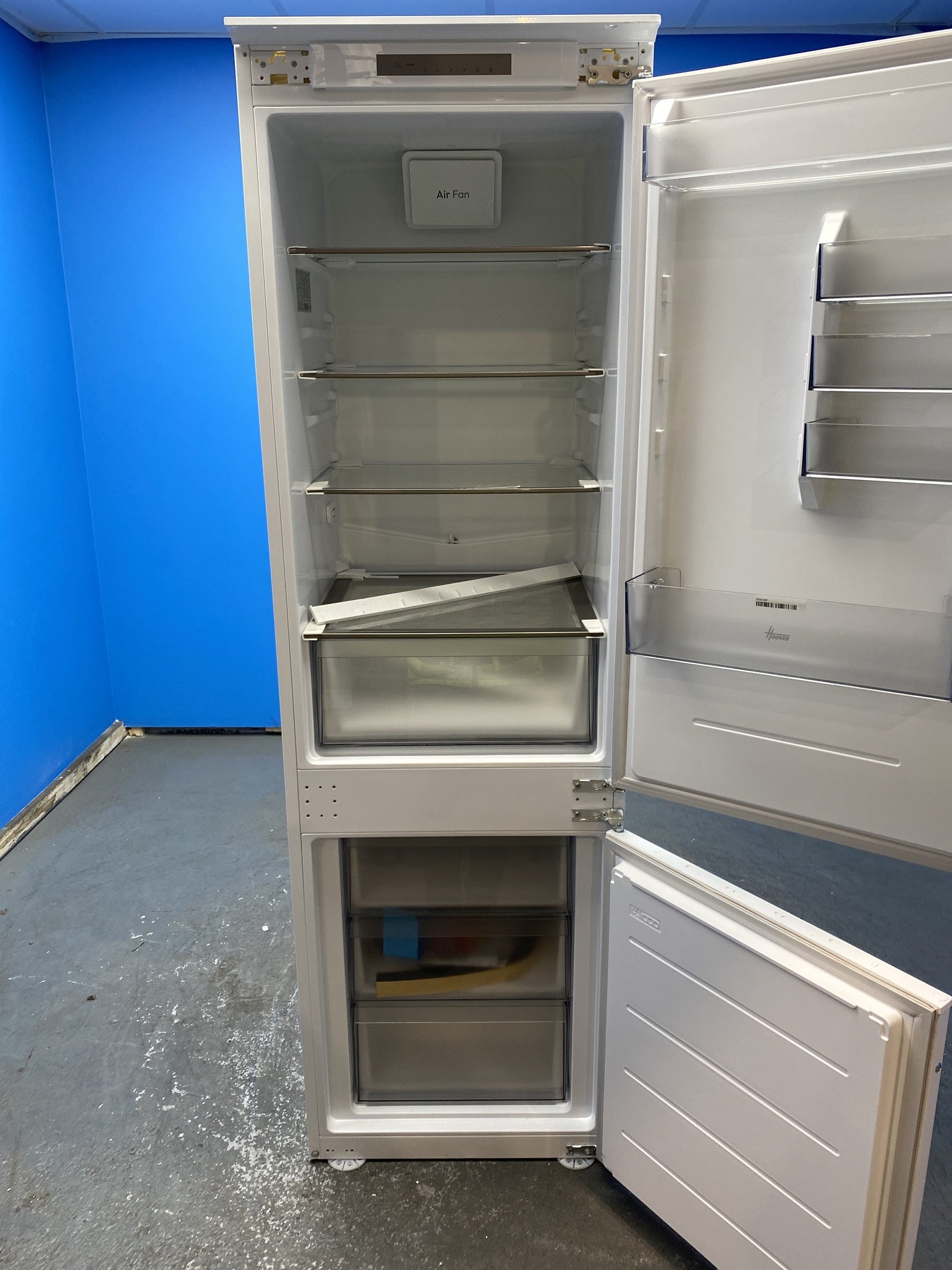 Hoover HONBQL3518EVK Integrated 268 Litre Low Frost Fridge Freezer