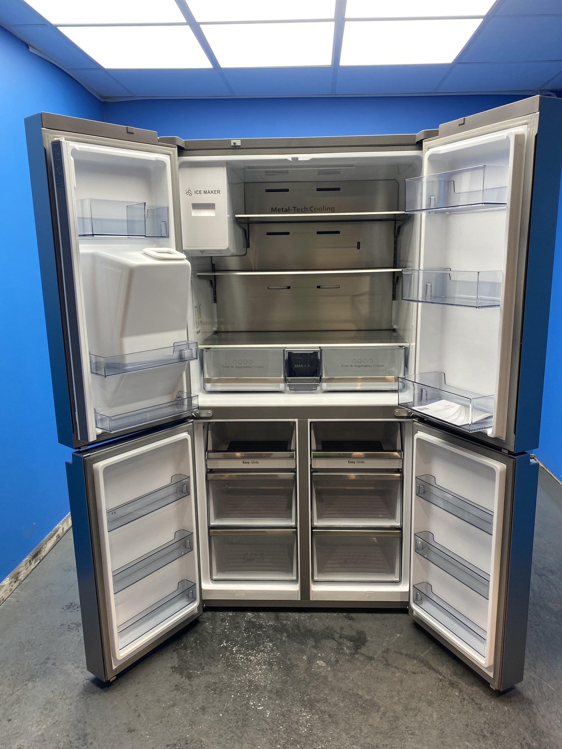 Hisense RQ760N4SASE 4-Door 584L American Fridge Freezer