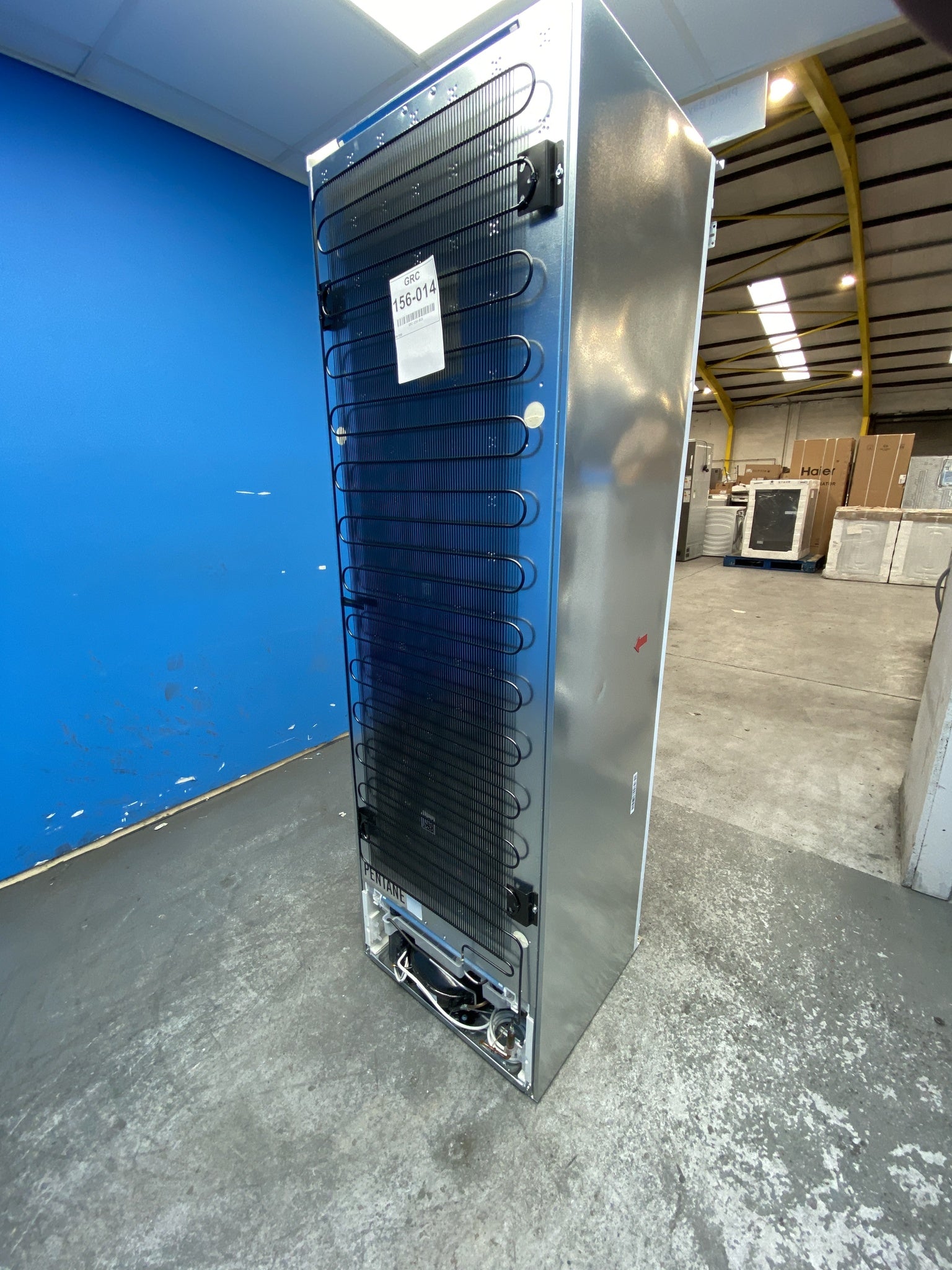 #GRC-156-014 - AEG NSK6D181EC 6000 DynamicAir 310L Integrated Larder Fridge