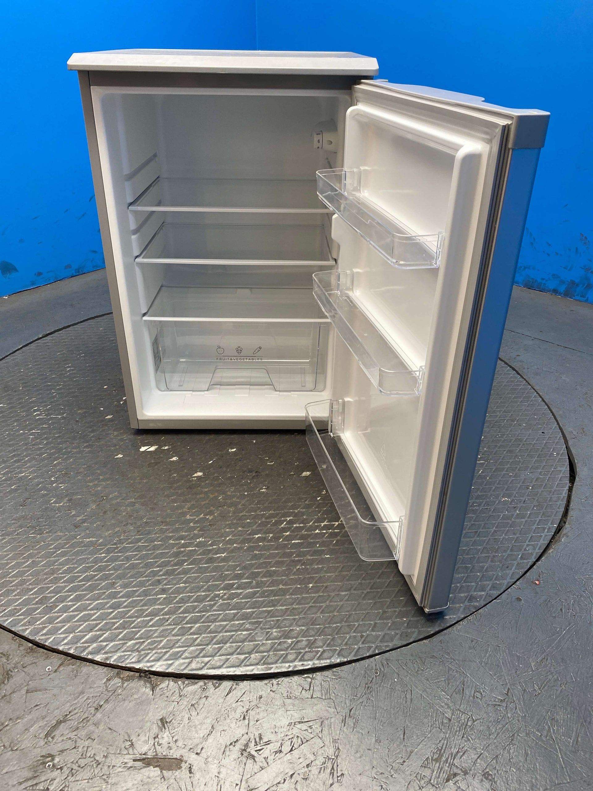 Statesman L255S 113 Litre 55cm Under Counter Fridge