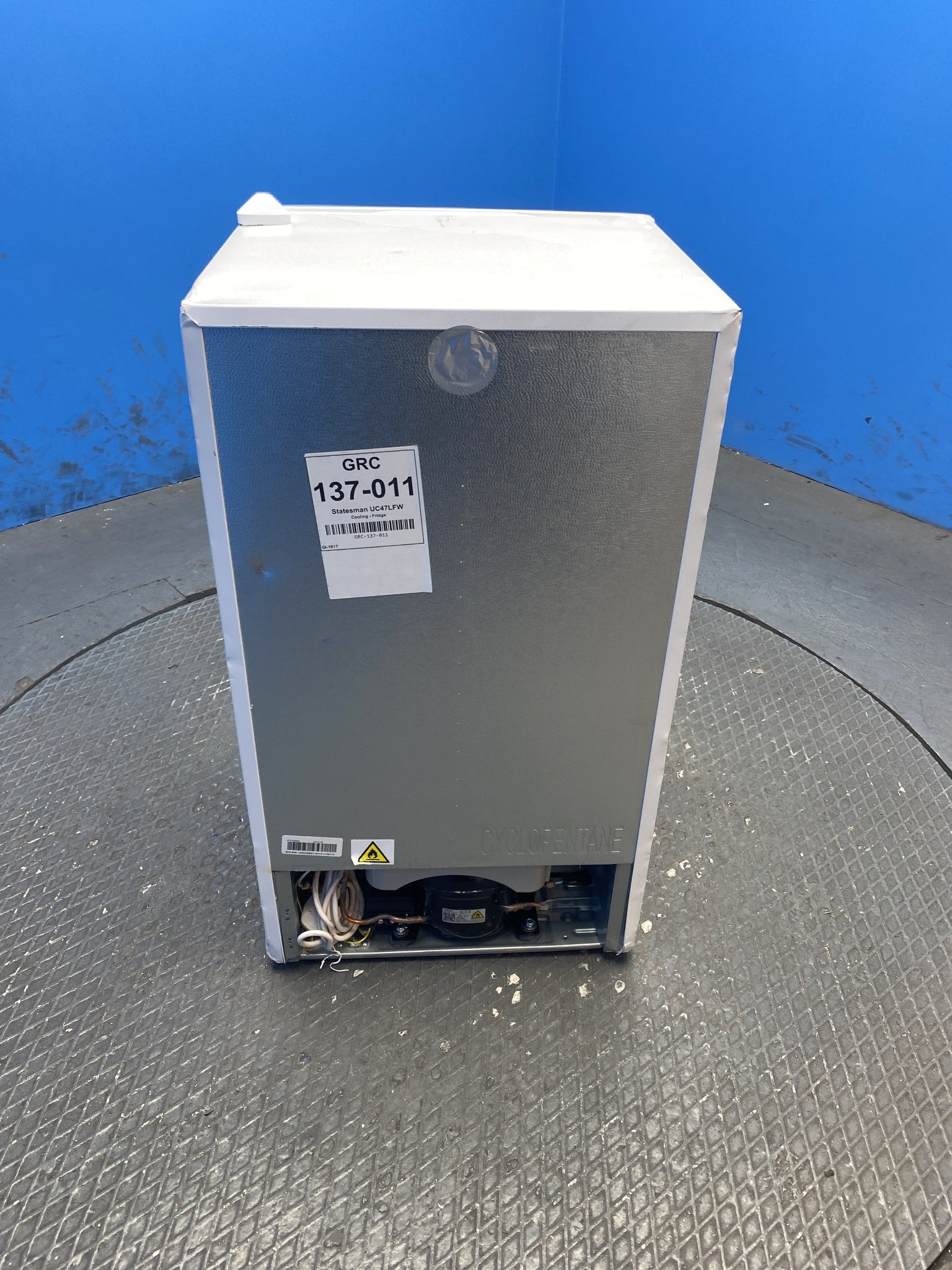 Statesman UC47LFW 93 Litres Under Counter Fridge