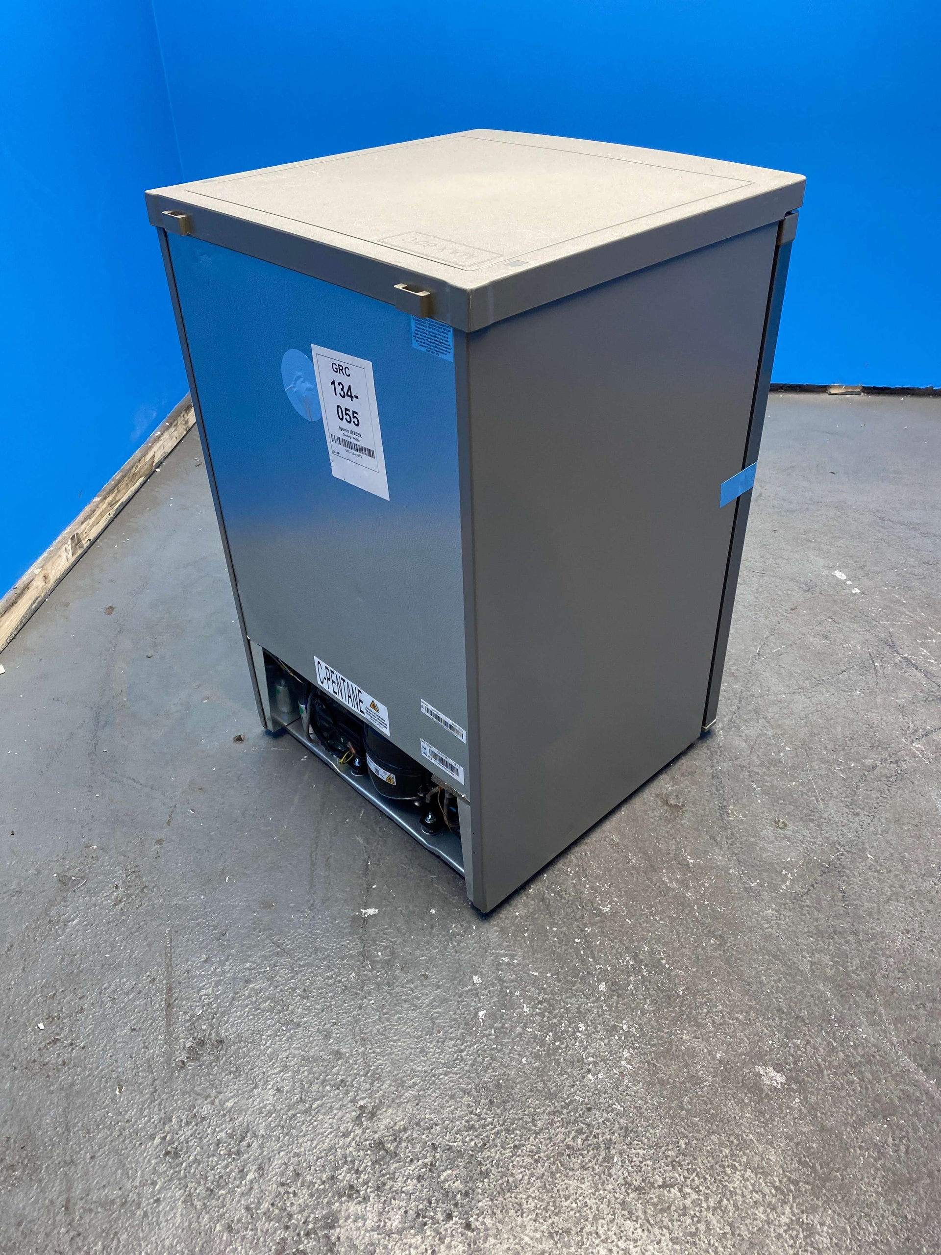Igenix IG255X 136 Litre Undercounter Fridge