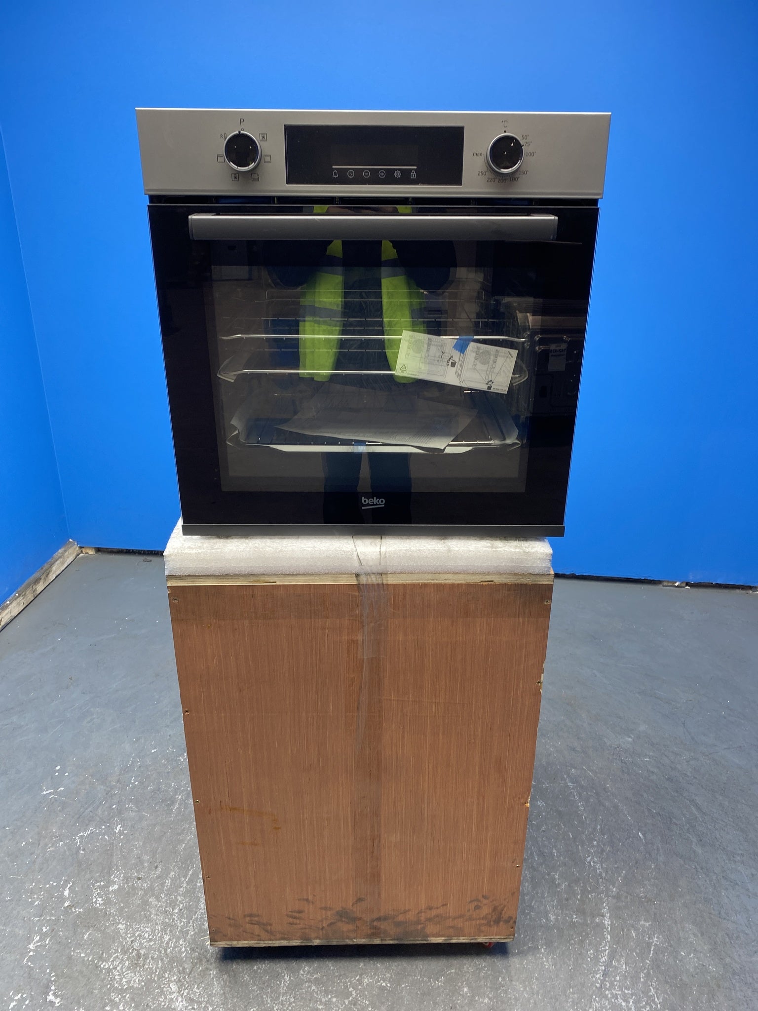 Beko BBXIE22300S AeroPerfect 66L Built-In Electric Oven