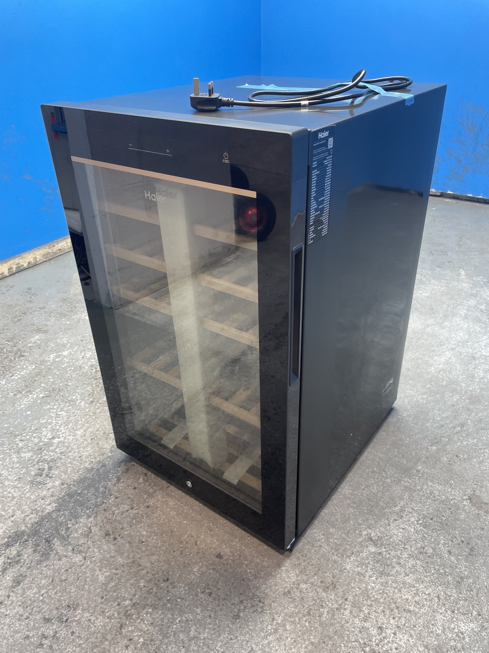 #GRC-155-027 - Haier HWS49GA Series 5 49 Bottle Wine Cooler