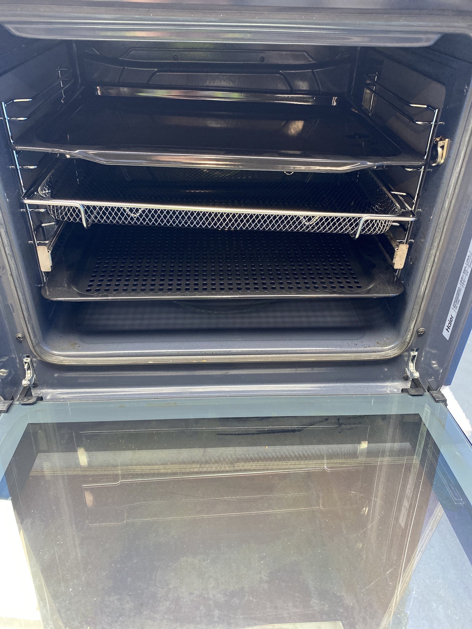 Haier HWO60SM6T5BH I-Touch Series 6 70L Built-in Single Oven