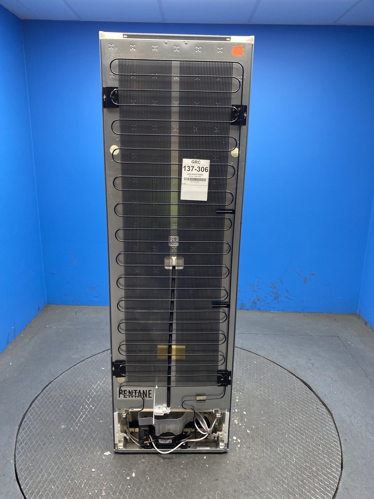 AEG LNS5LE18S 70/30 Integrated Low Frost Fridge Freezer