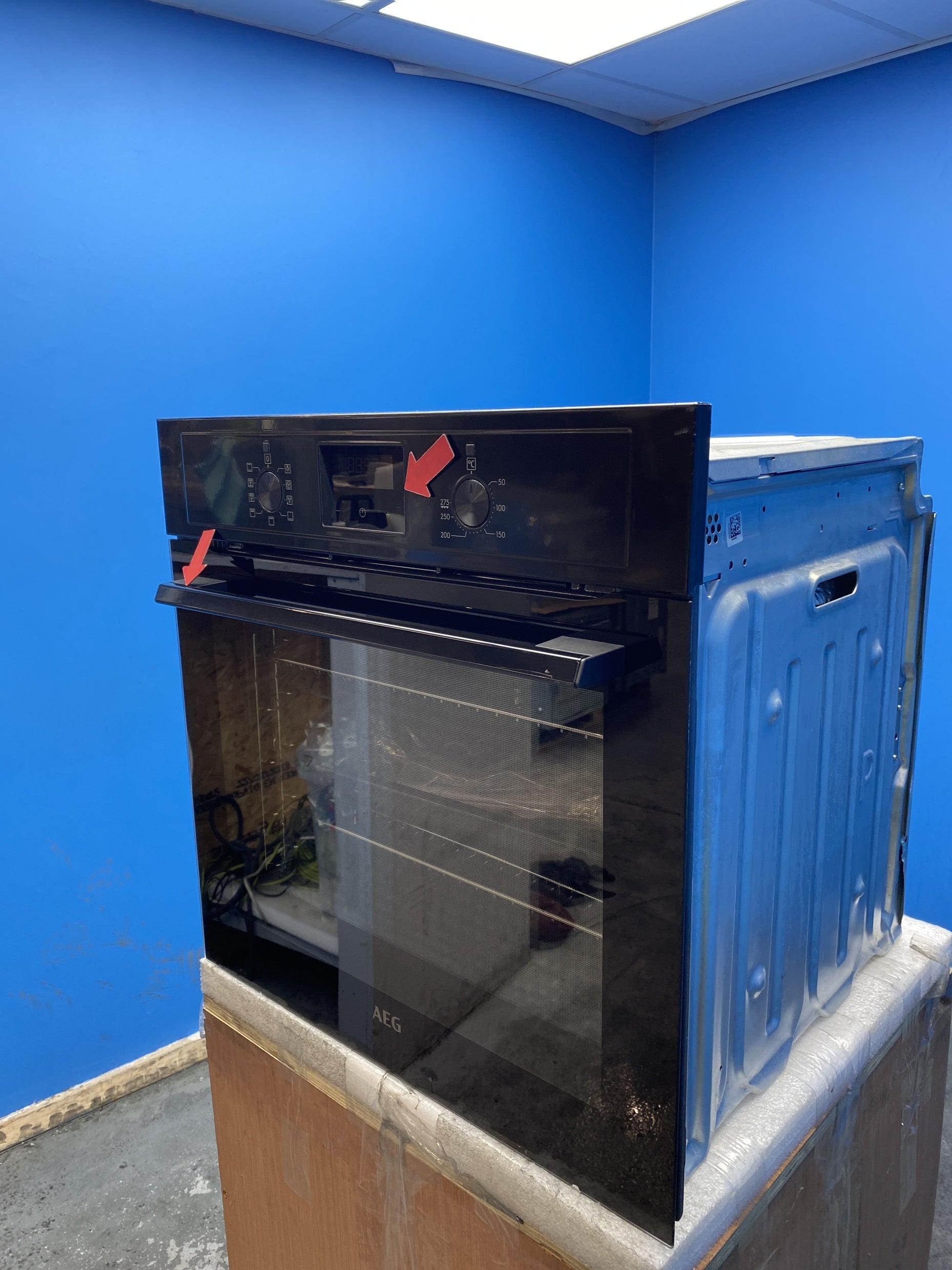 #GRC-155-962 - AEG BEX335011B 3000 SurroundCook Aqua Clean Built-in Oven