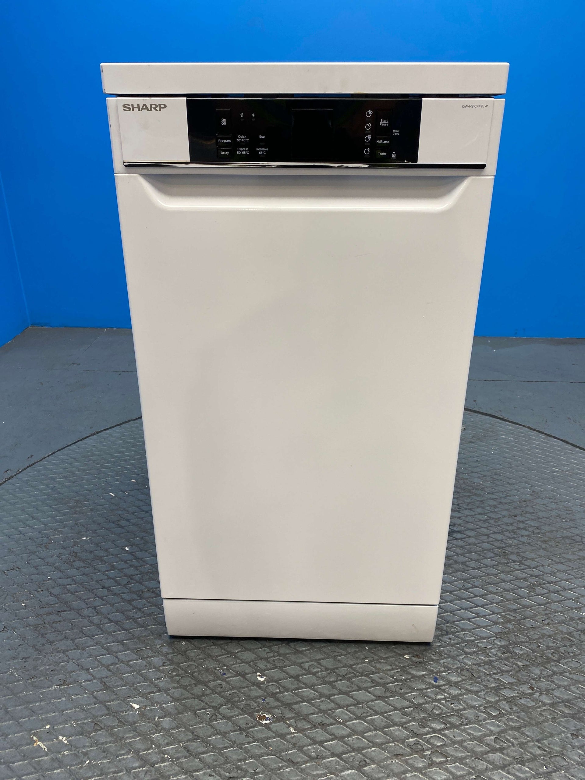 Sharp QW-NS1CF49EW Slimline 10 Place Setting Dishwasher