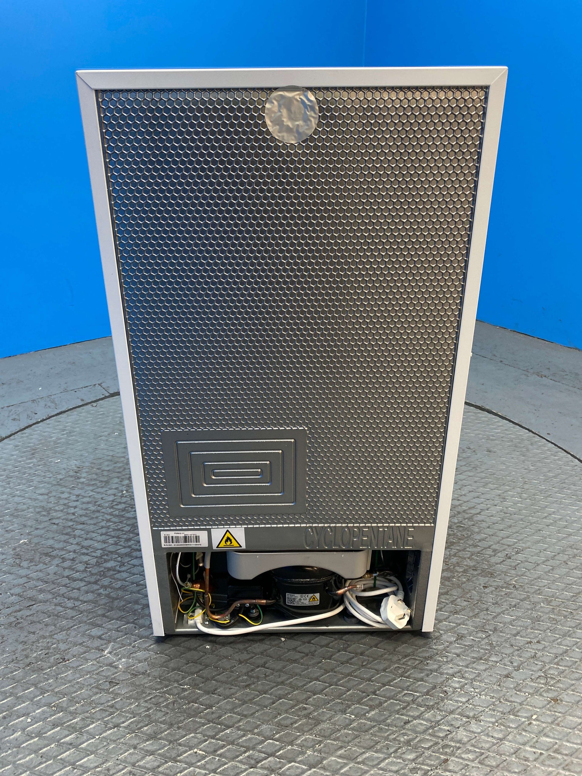 Midea MDRD125FGE01 80L Under Counter Mini Fridge