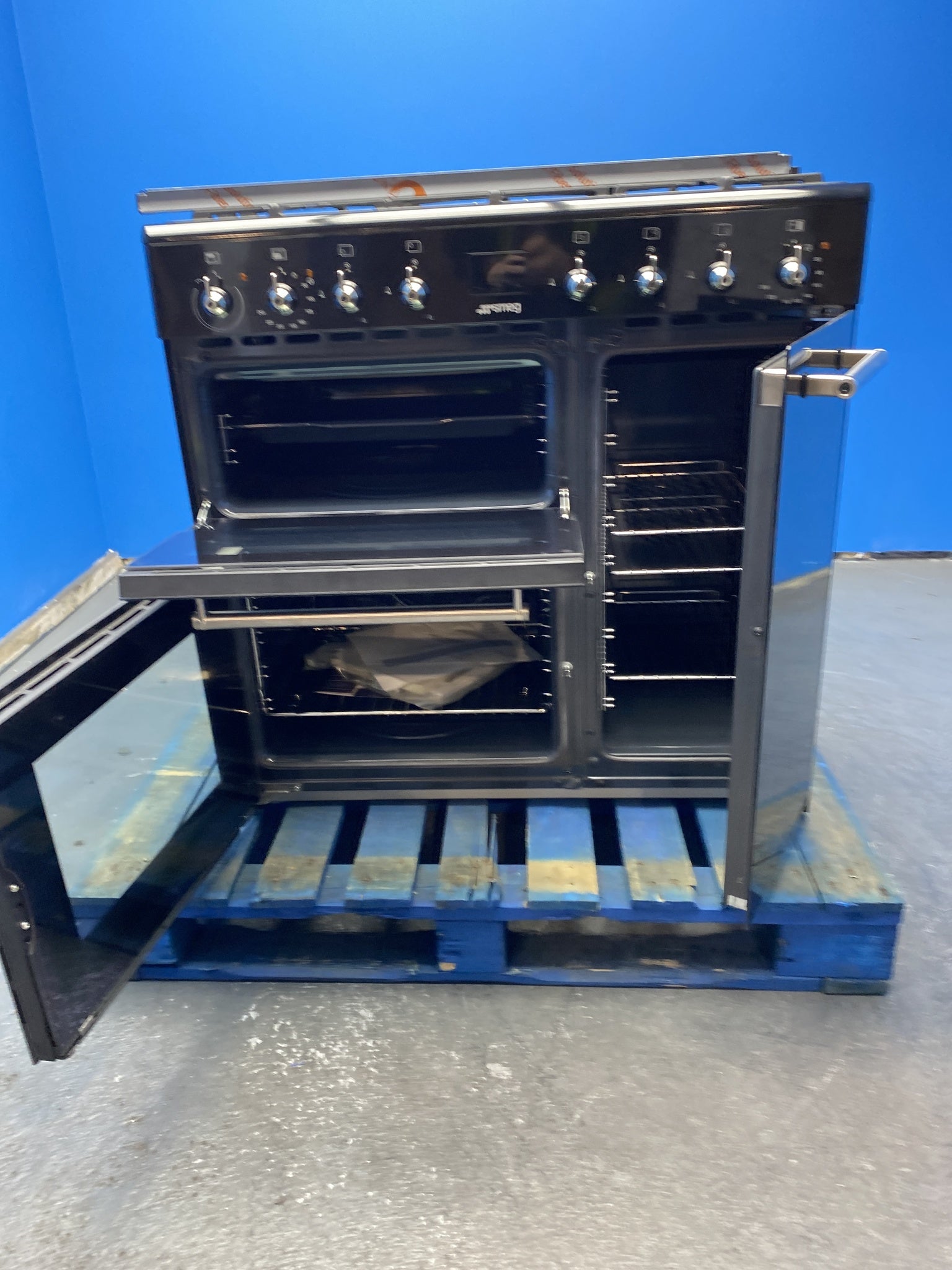 Smeg CX93GMBL 90cm Dual Fuel Range Cooker