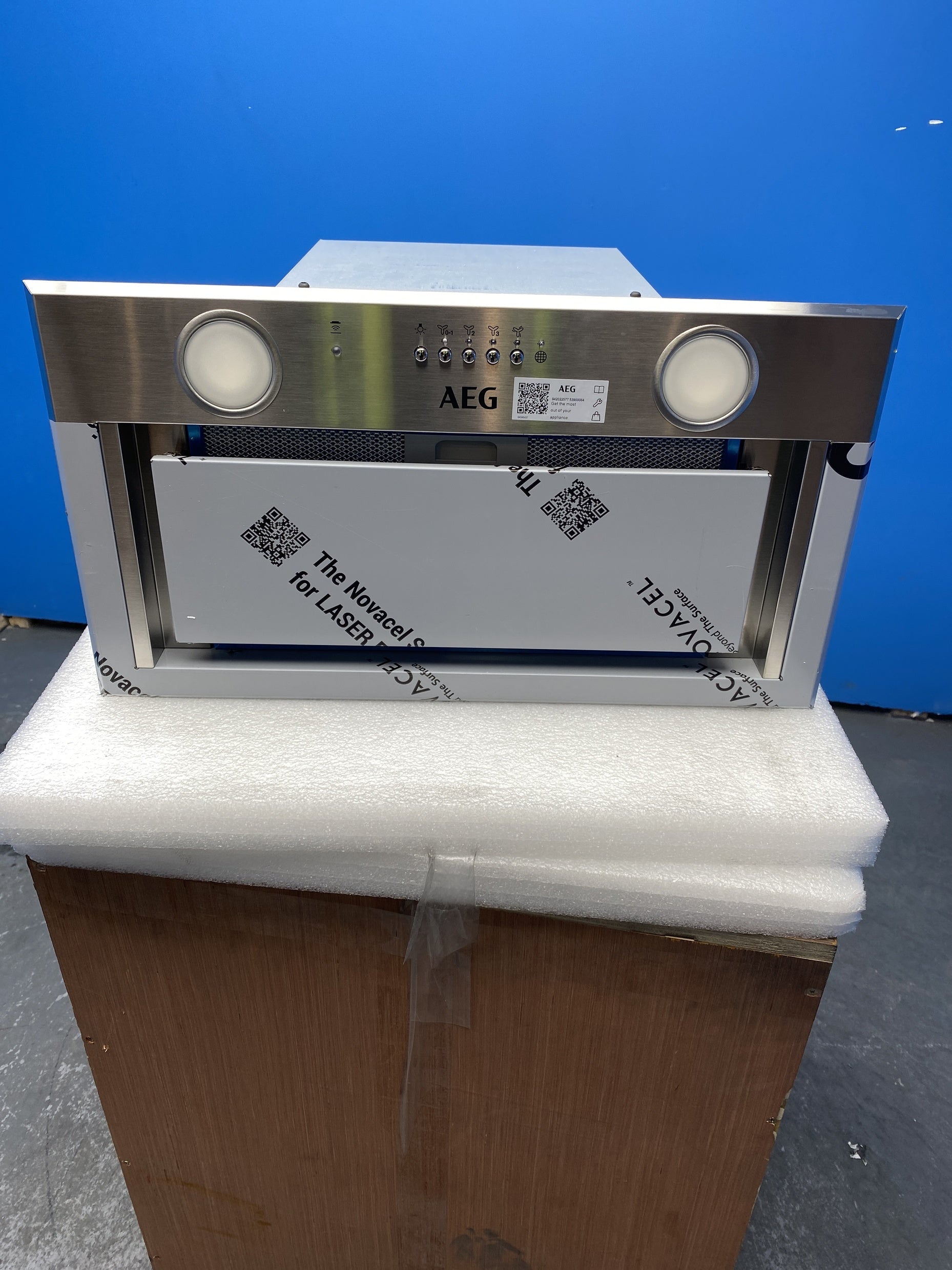 #GRC-150-207 - AEG DGE5661HM Built-In Stainless Steel Ceiling Hood