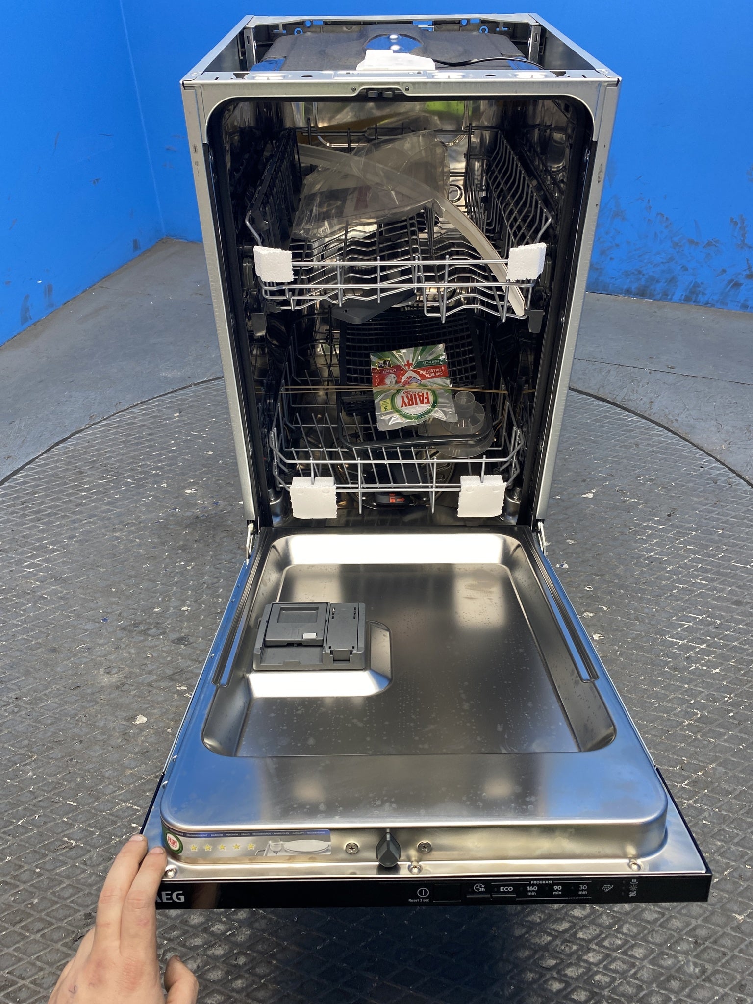 AEG FSX51407Z Slimline Integrated Dishwasher with AirDry