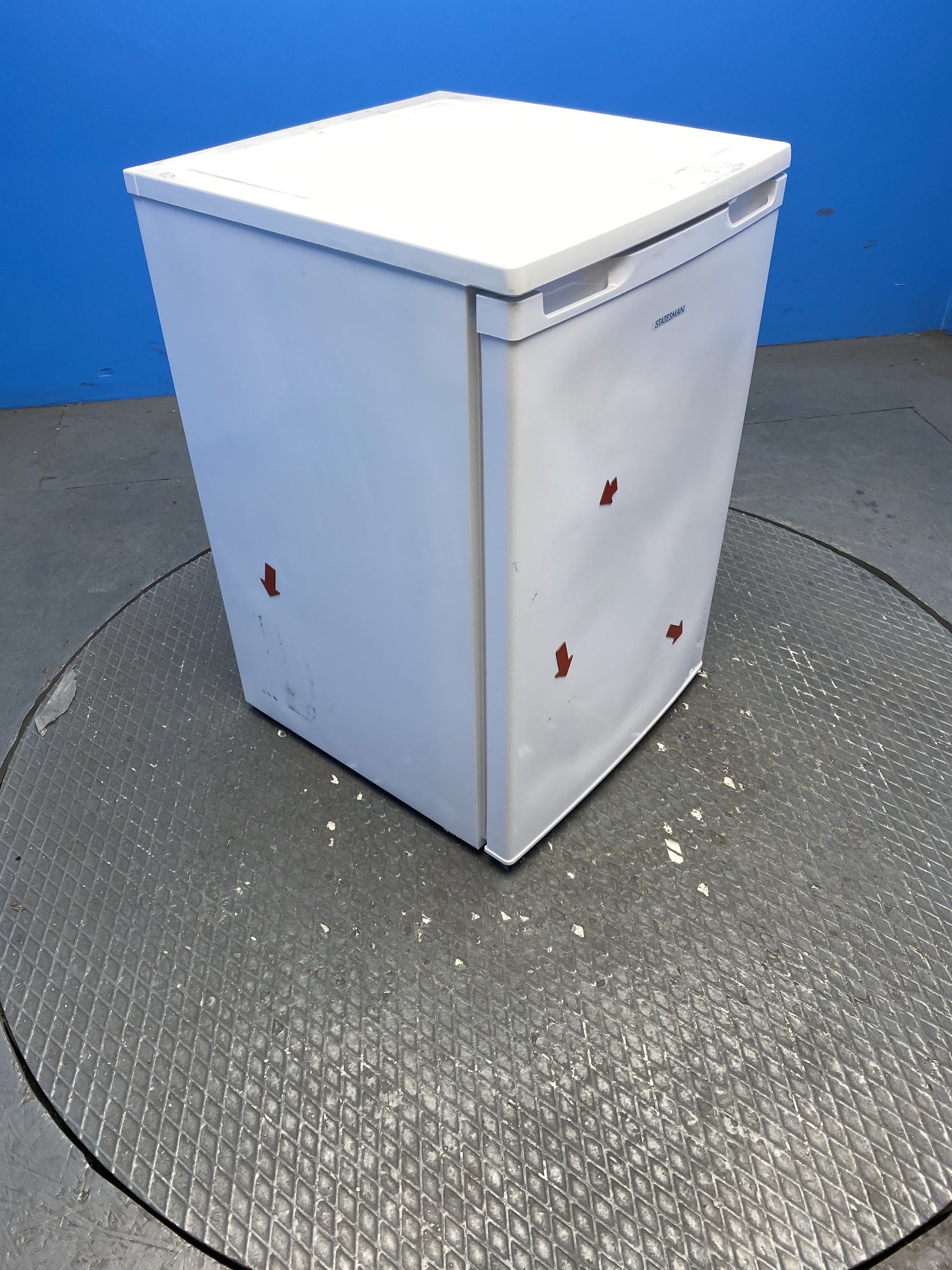 Statesman L255W 113 Litre 55cm Under Counter Fridge