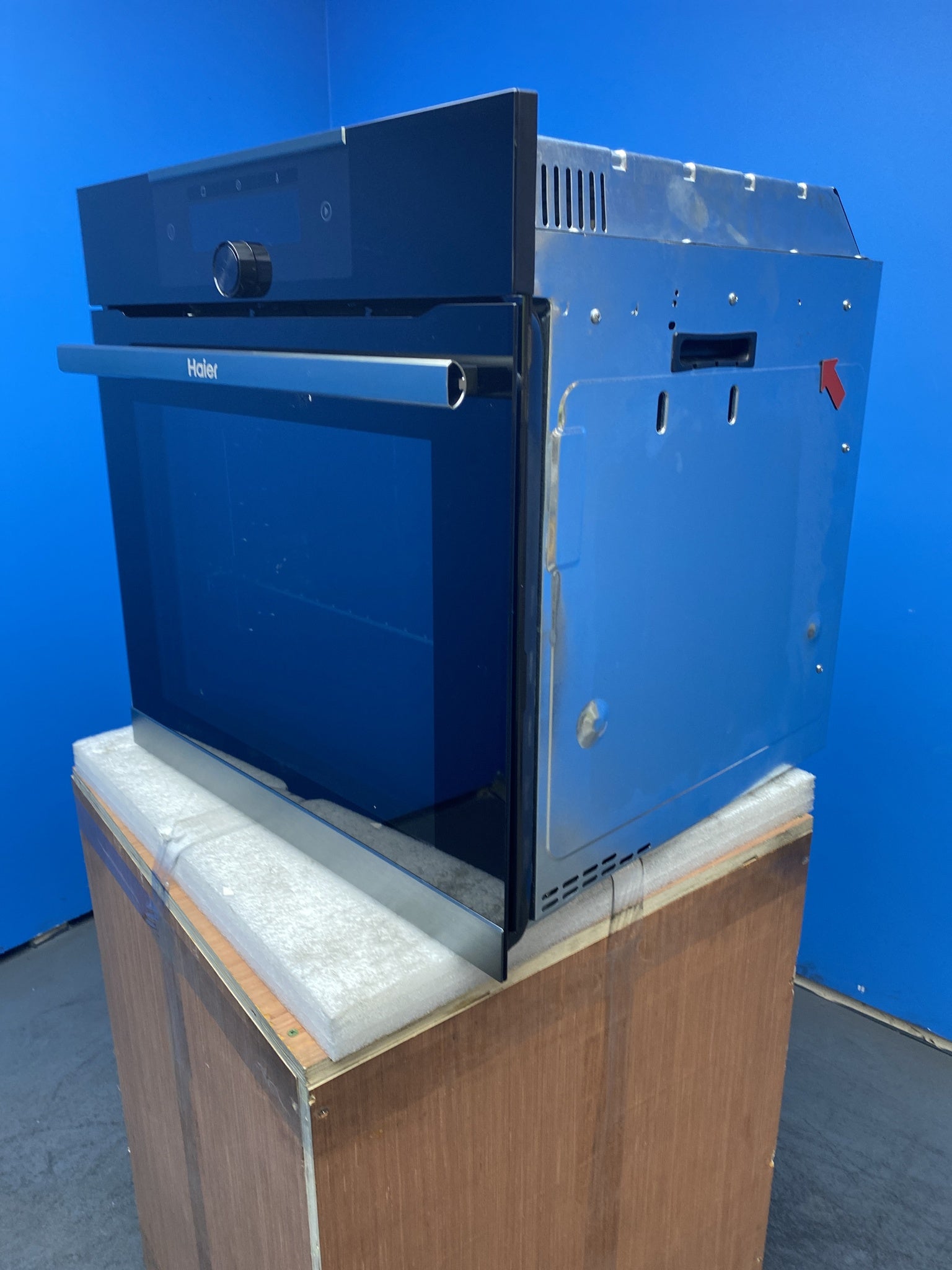 Haier HWO60SM5F8BH Built-in I-Turn Series 4 Pyrolytic Single Oven