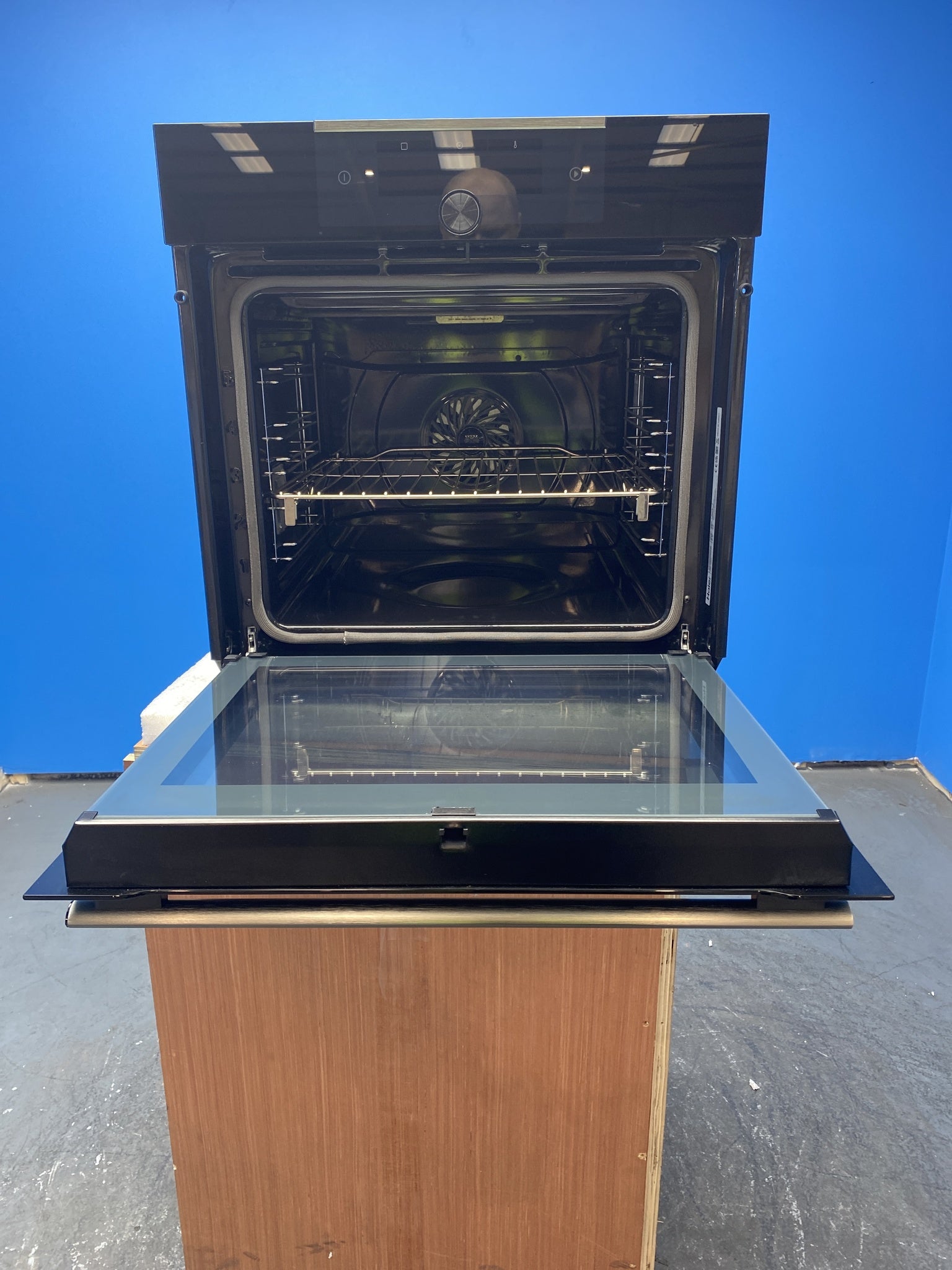 Haier HWO60SM5F8BH Built-in I-Turn Series 4 Pyrolytic Single Oven