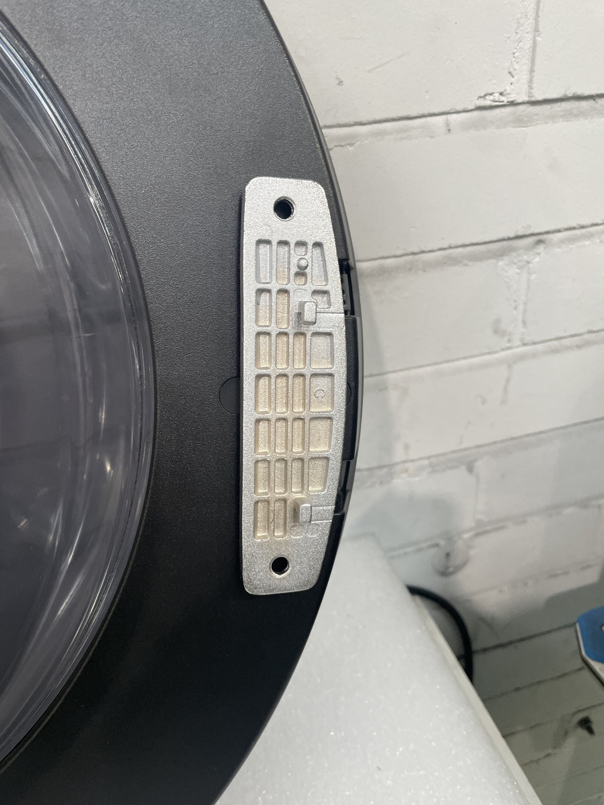 #GRC-157-418 - Hisense WD5S1045BB Washing Machine Door