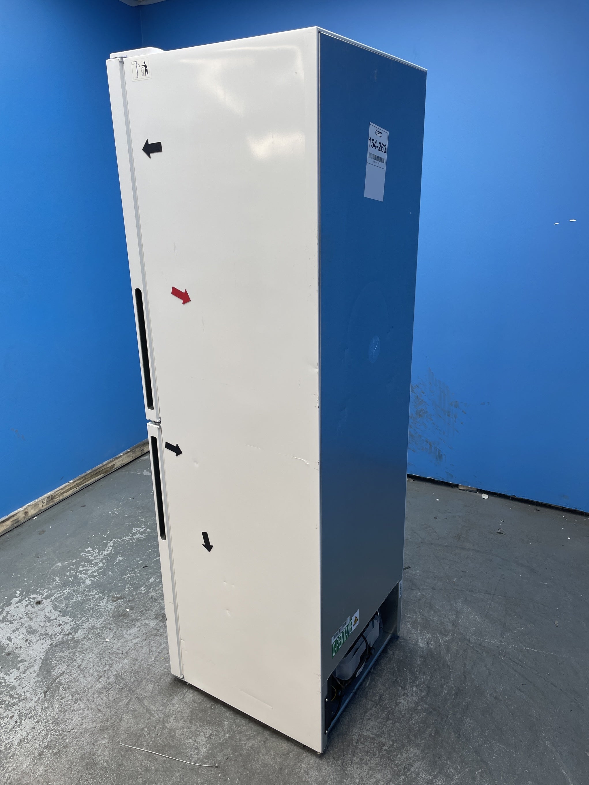 #GRC-154-263 - Hoover HVT3CLECKIHW 235 Litre Combi Fridge Freezer
