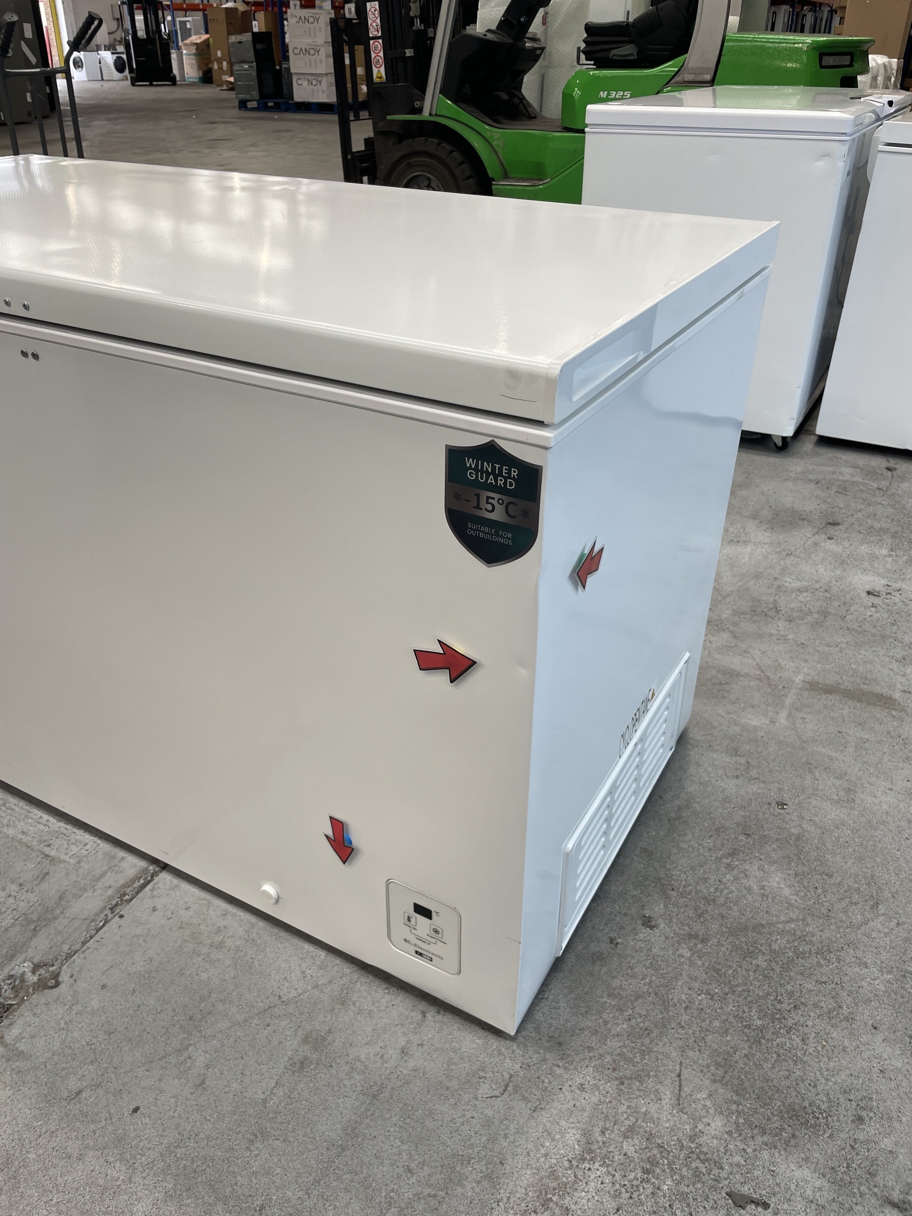 #GRC-143-403 - Hisense FC571D4AWLYE 372L Winter Guard Chest Freezer