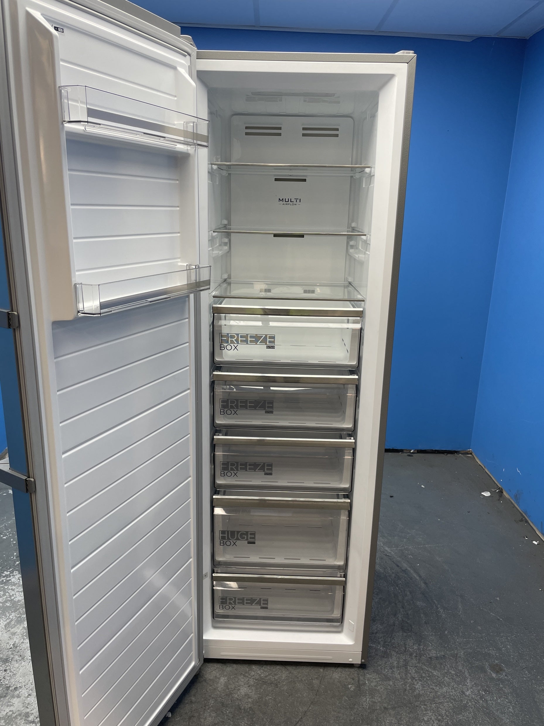 #GRC-158-801 - Midea MDRU385MTE46 185cm Frost Free Upright Freezer