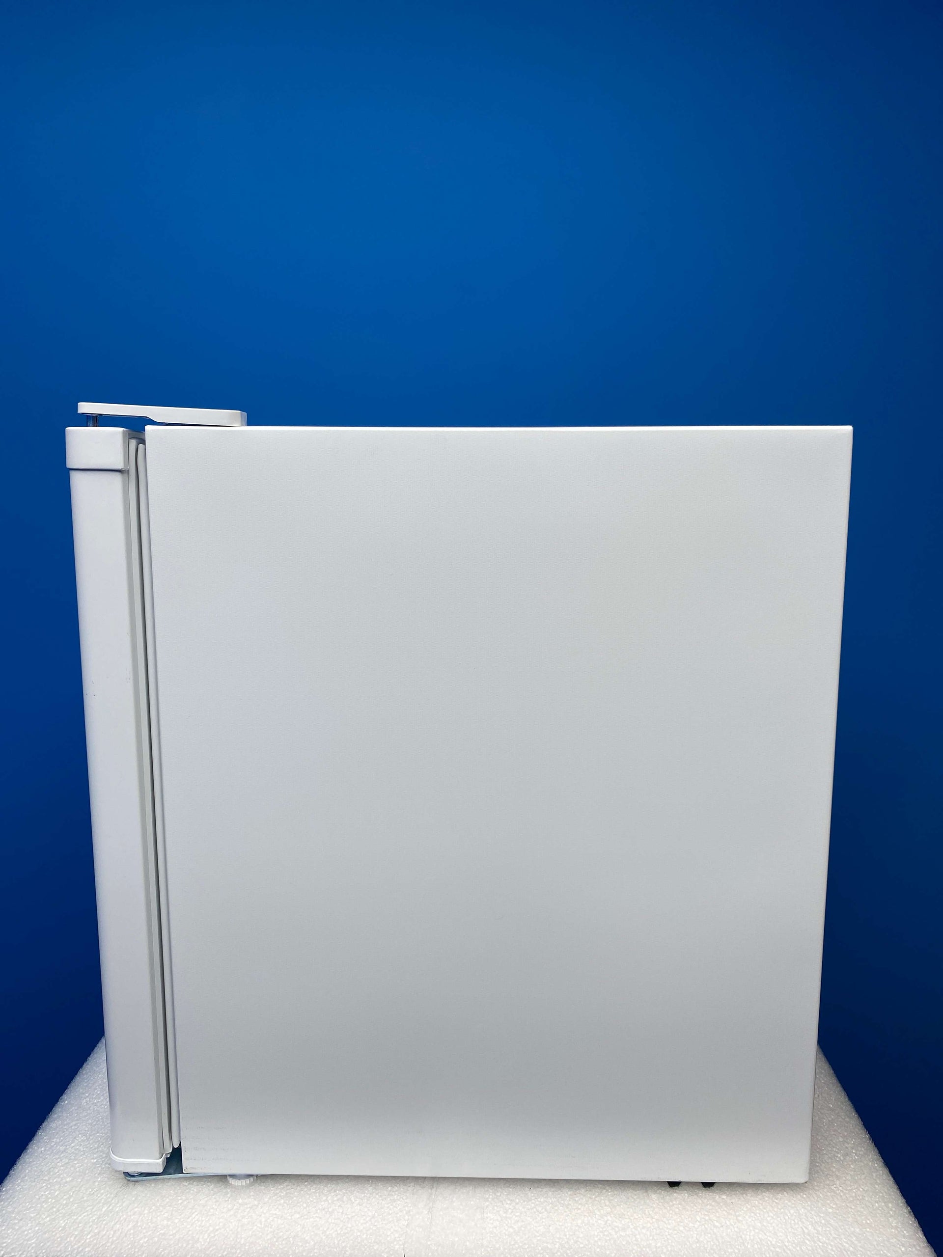Prodex PX3751W 33 Litre Table Top Mini Freezer