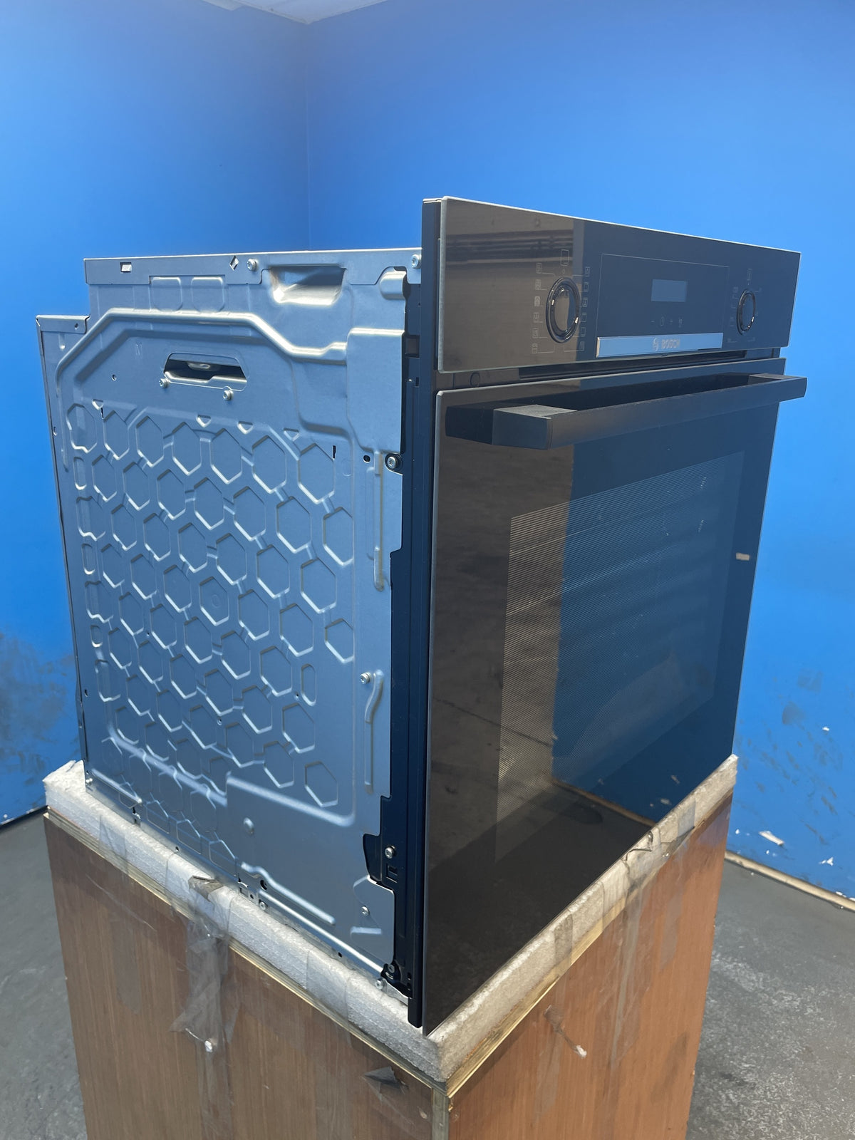 #GRC-163-177 - Bosch HQA574BB3B Series 4 Built-In Pyrolytic Oven