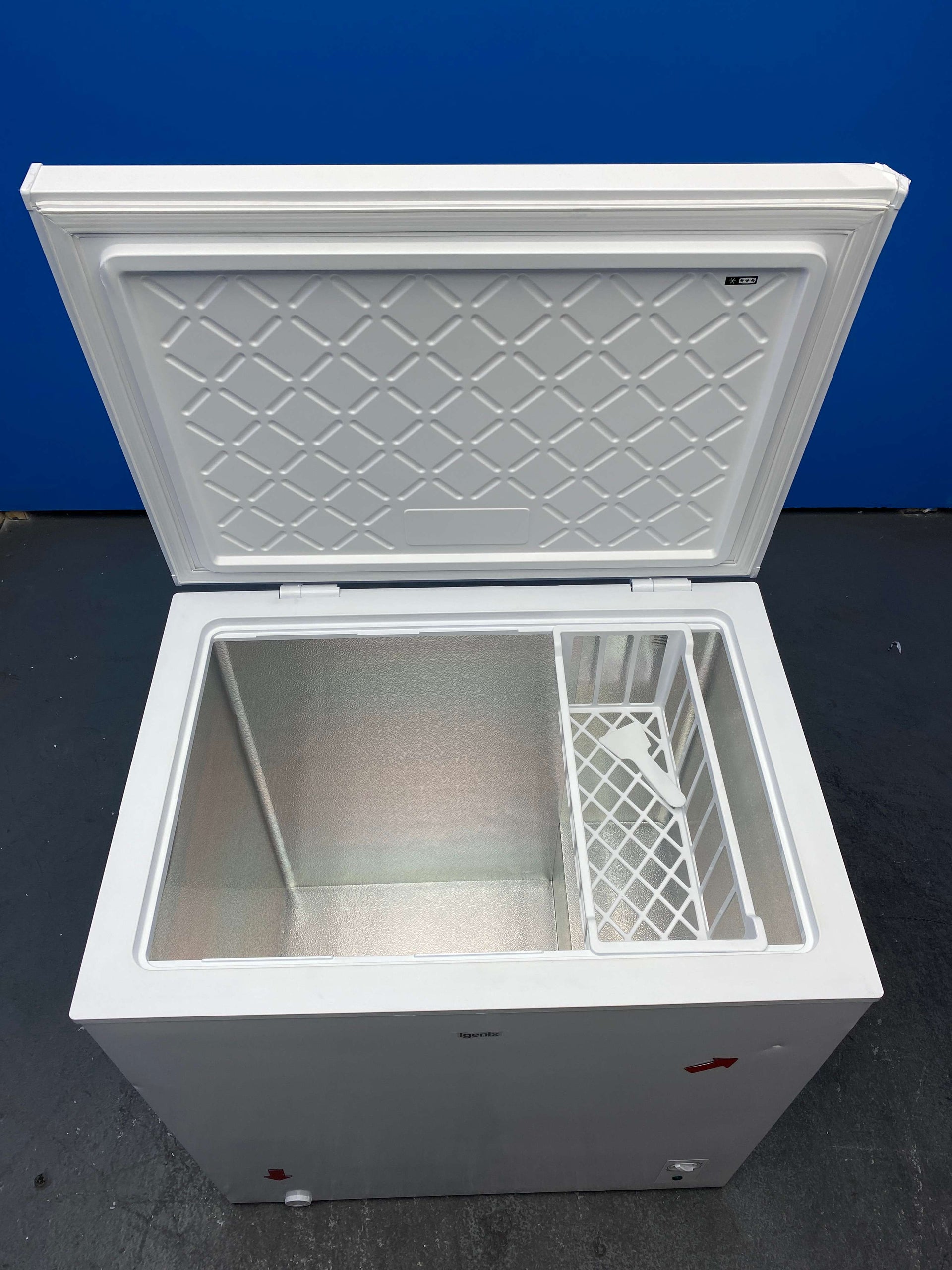 Igenix IGCF0198W 198 Litre Freestanding Chest Freezer