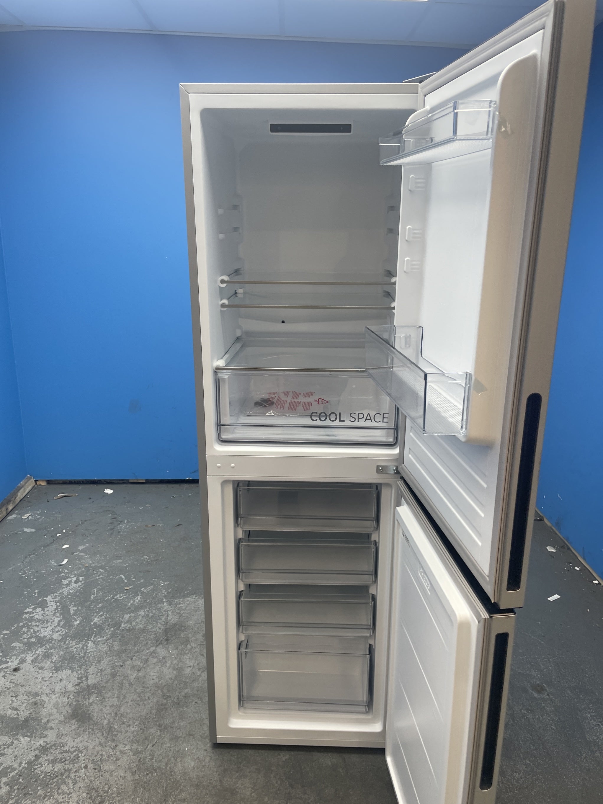 #GRC-159-065 - Hoover H-FRIDGE 300 HVT3CLECKIHS 252 Litre Combi Fridge Freezer